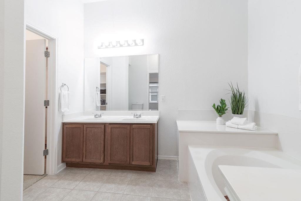 1310 Rainbow Parke Dr, Round Rock, TX 78665