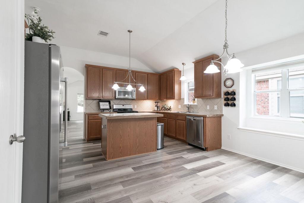 1310 Rainbow Parke Dr, Round Rock, TX 78665