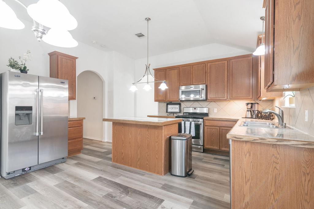 1310 Rainbow Parke Dr, Round Rock, TX 78665