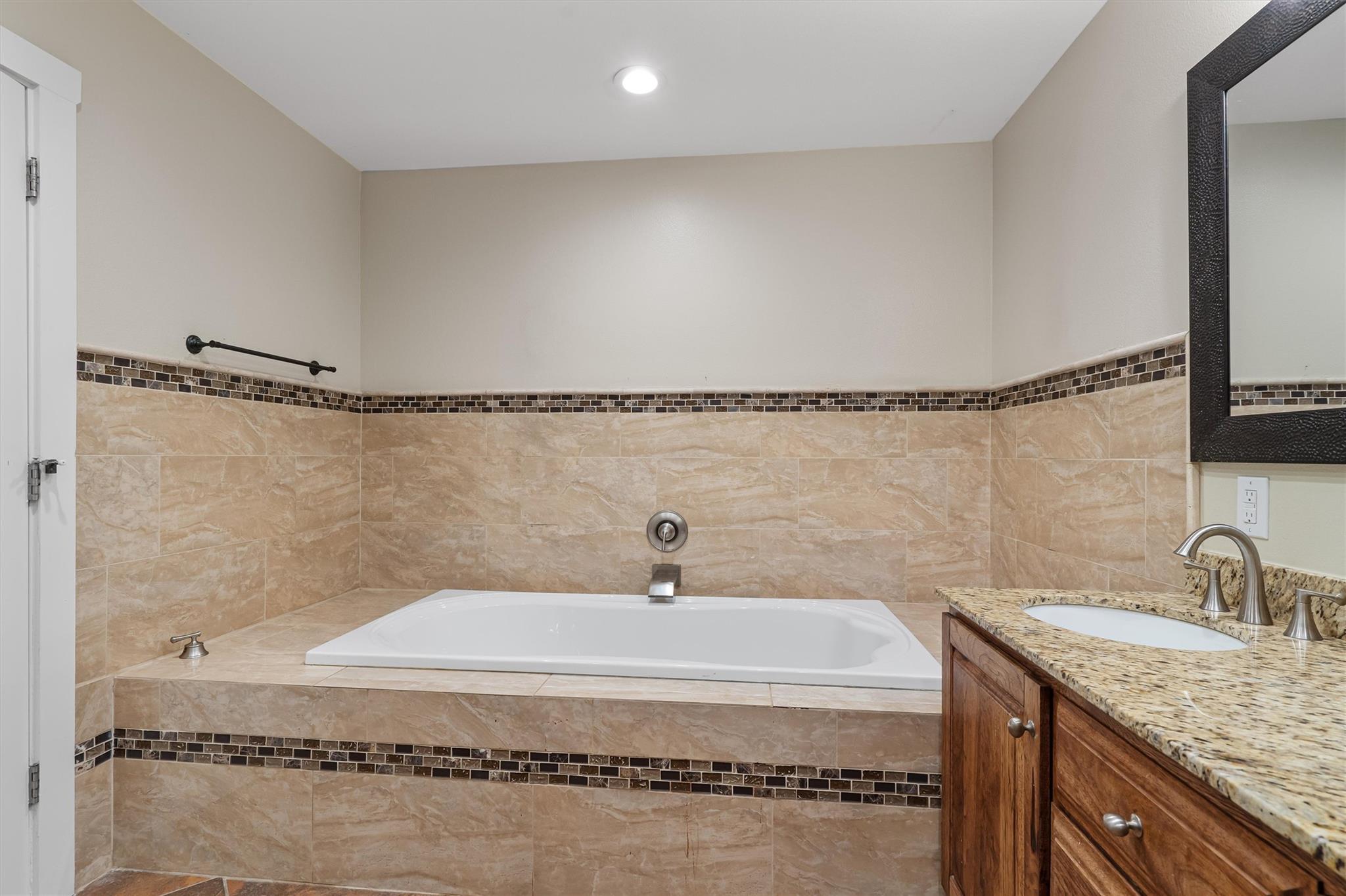 6202 Hillston Dr, Austin, TX 78745