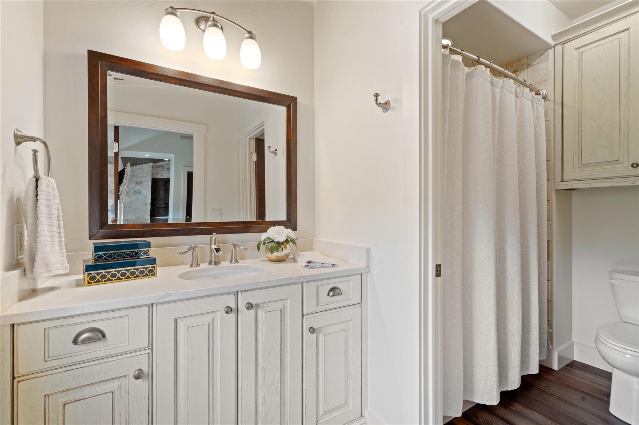 2194 Boot Ranch Cir, Fredericksburg, TX 78624