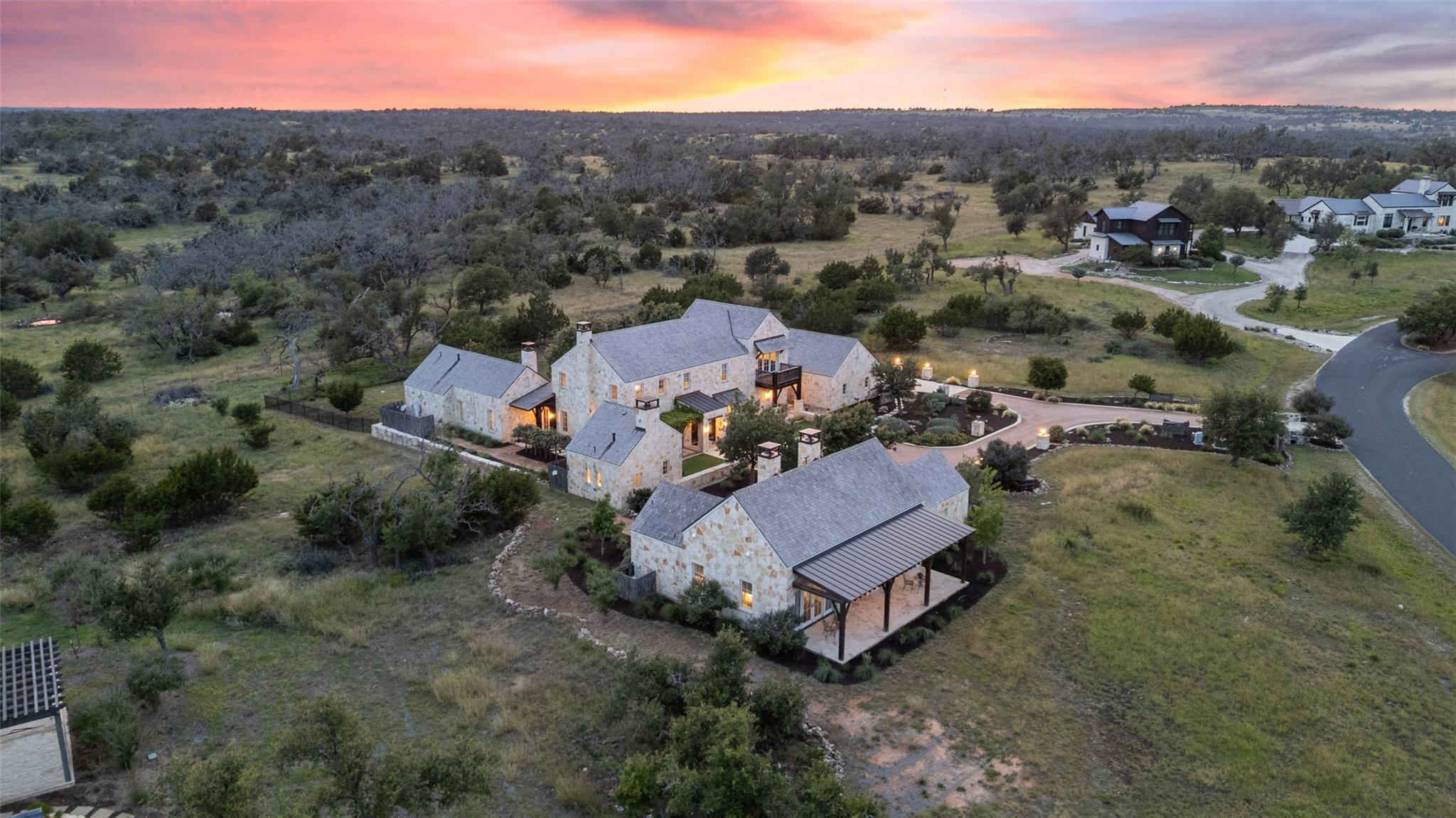 2194 Boot Ranch Cir, Fredericksburg, TX 78624