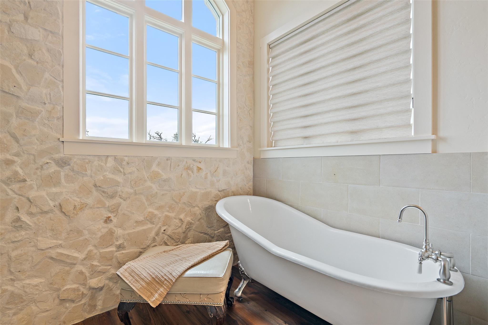 2194 Boot Ranch Cir, Fredericksburg, TX 78624