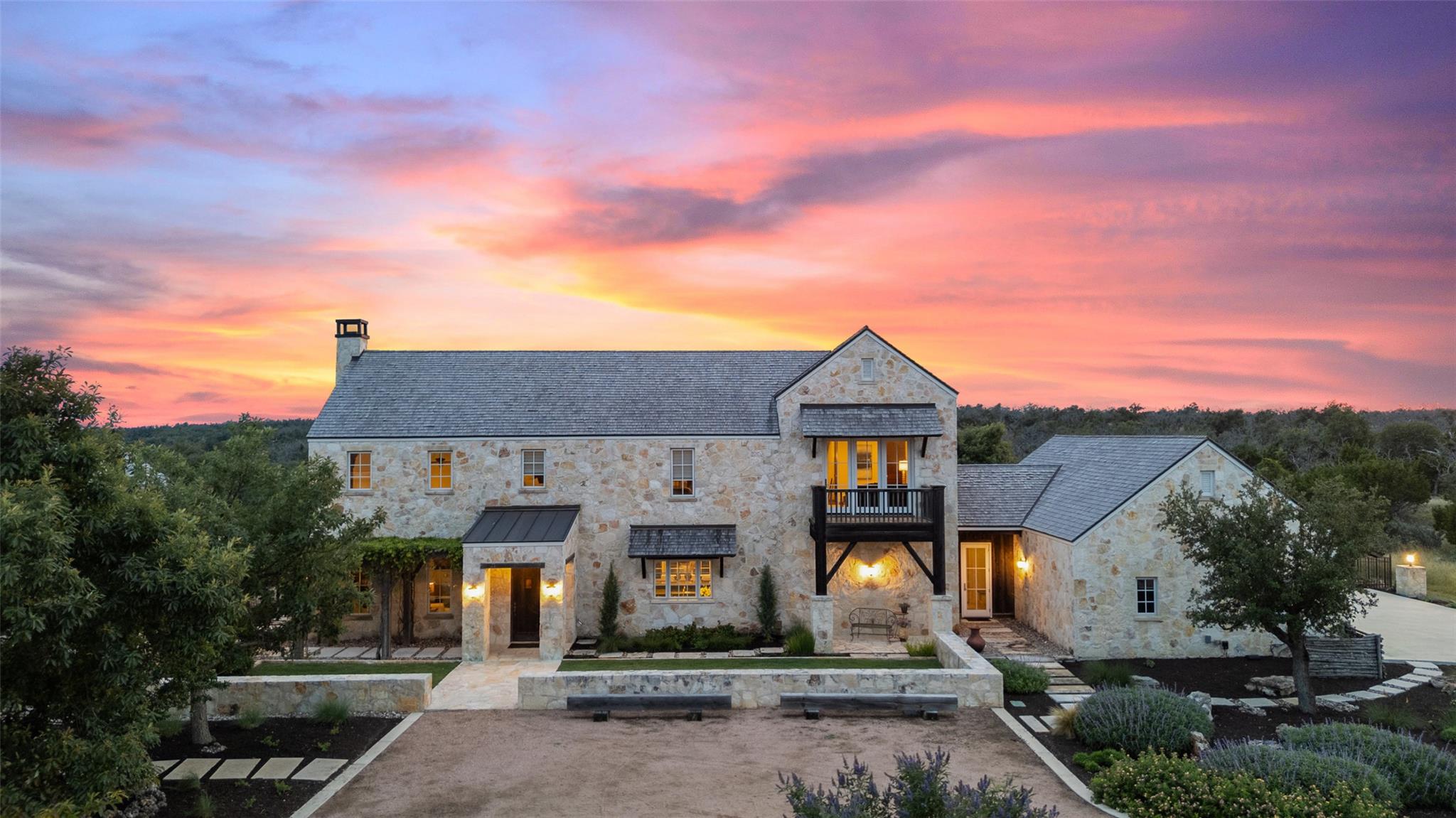 2194 Boot Ranch Cir, Fredericksburg, TX 78624