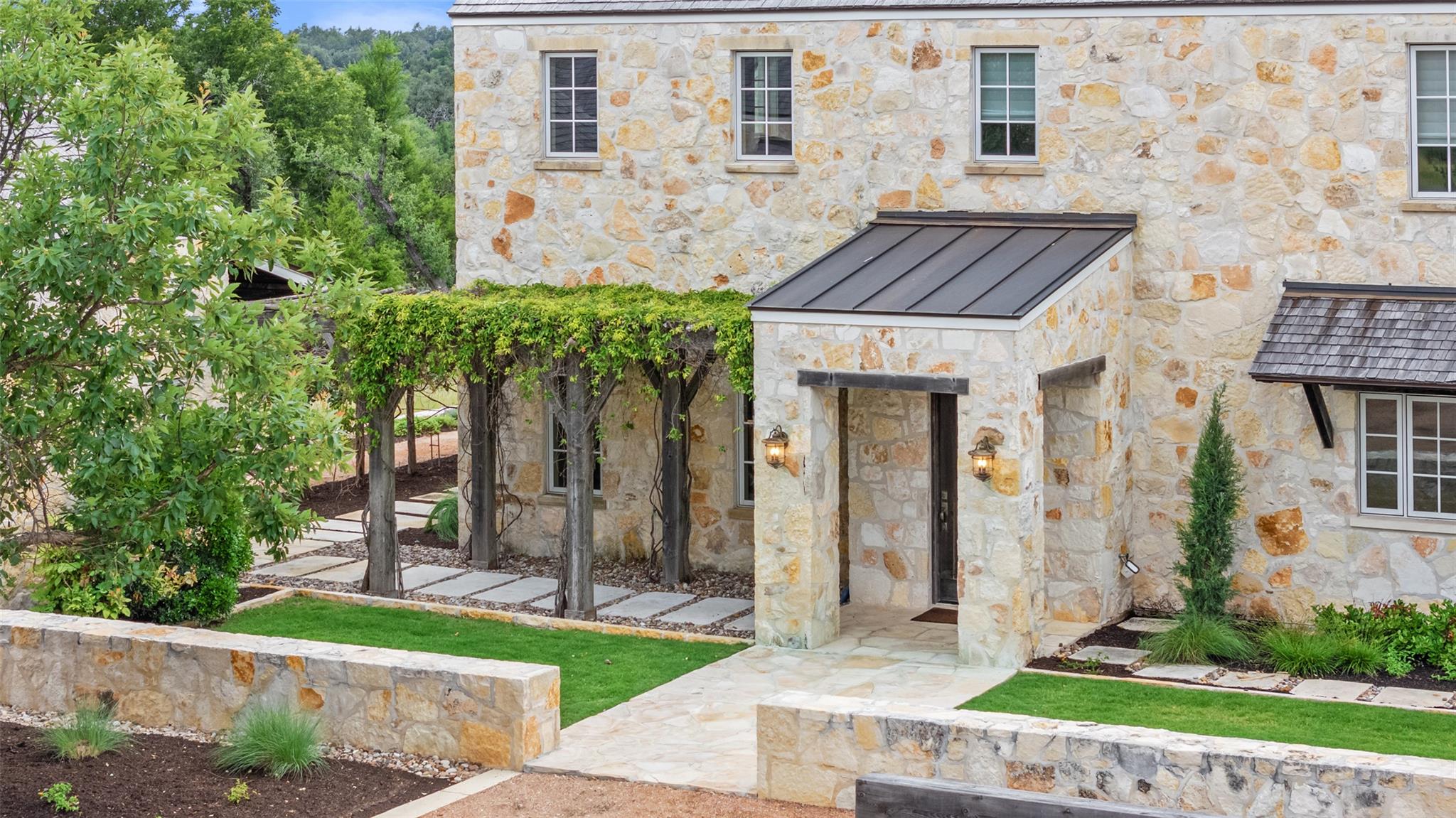 2194 Boot Ranch Cir, Fredericksburg, TX 78624