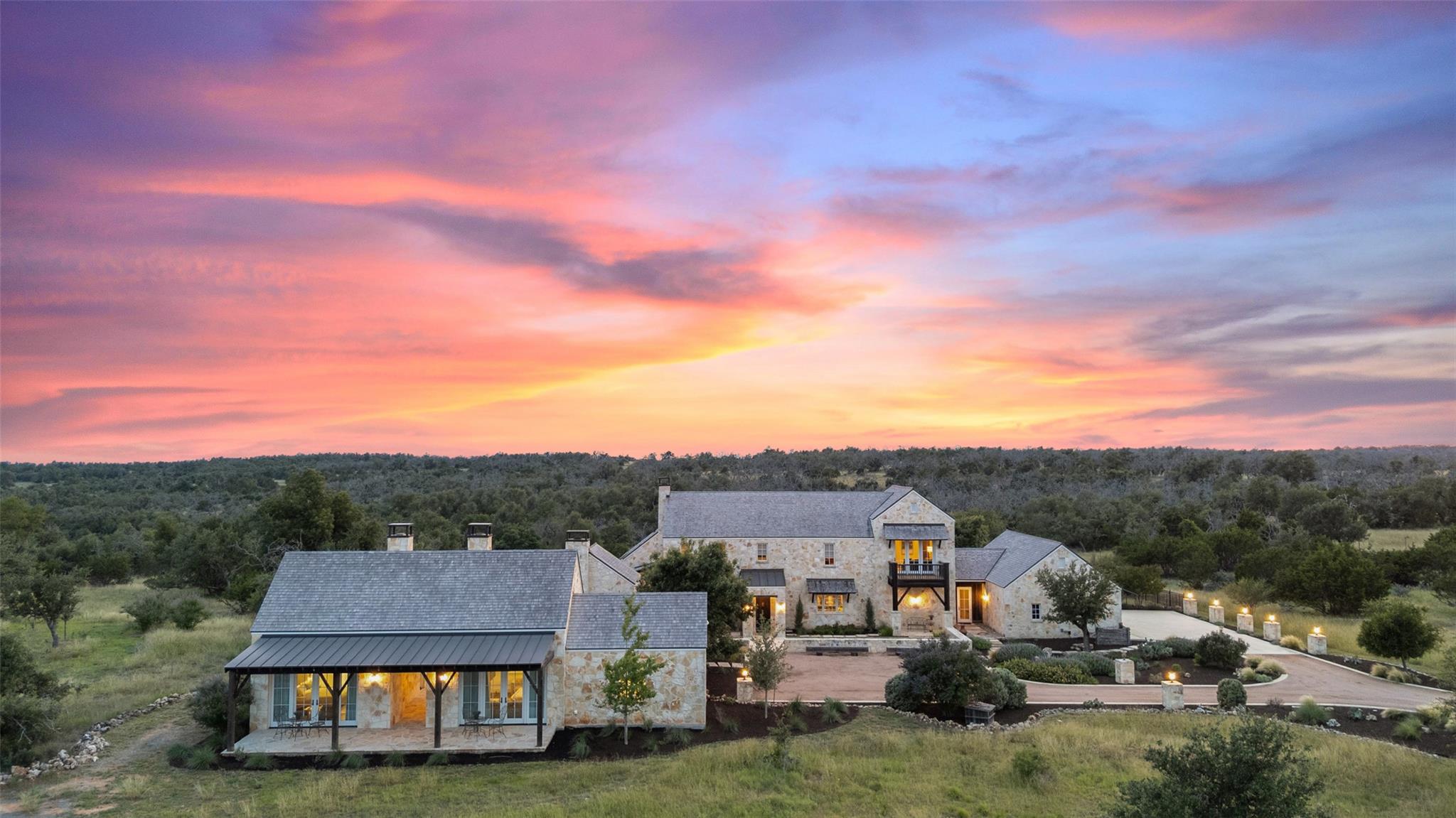 2194 Boot Ranch Cir, Fredericksburg, TX 78624