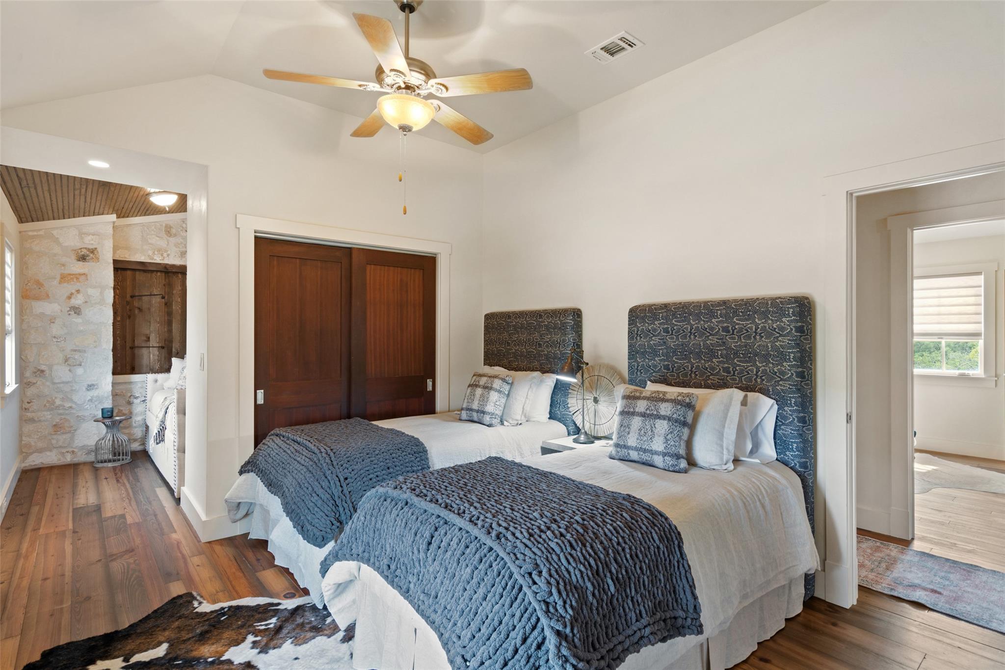 2194 Boot Ranch Cir, Fredericksburg, TX 78624