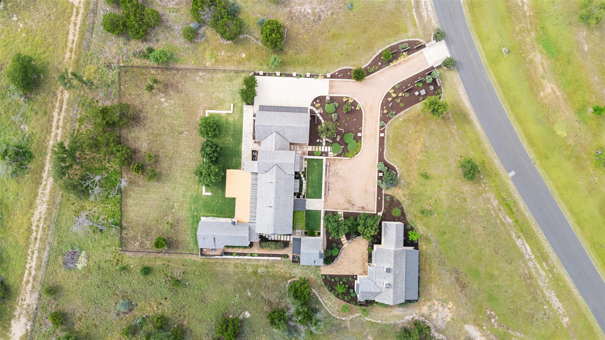 2194 Boot Ranch Cir, Fredericksburg, TX 78624