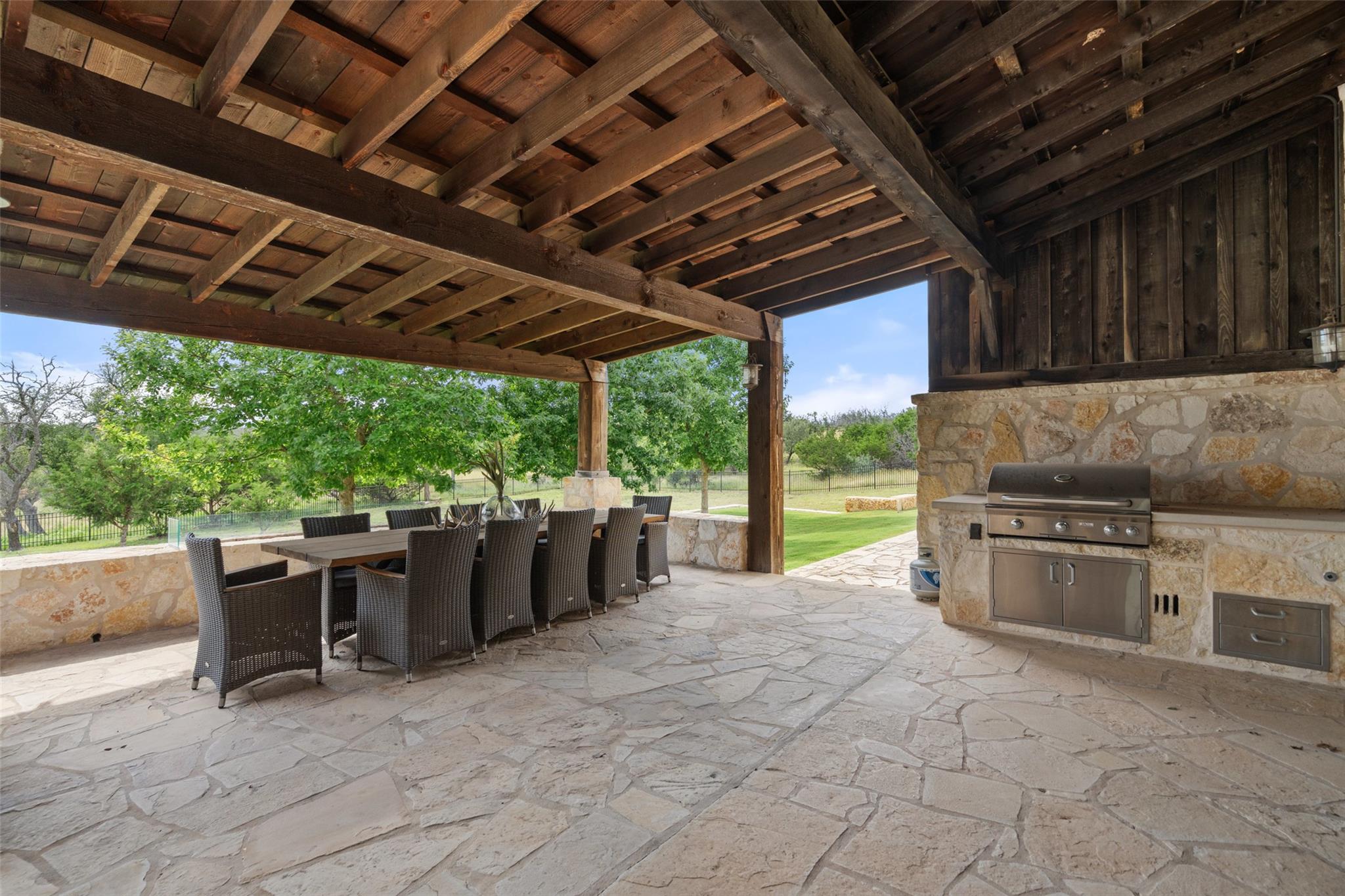 2194 Boot Ranch Cir, Fredericksburg, TX 78624