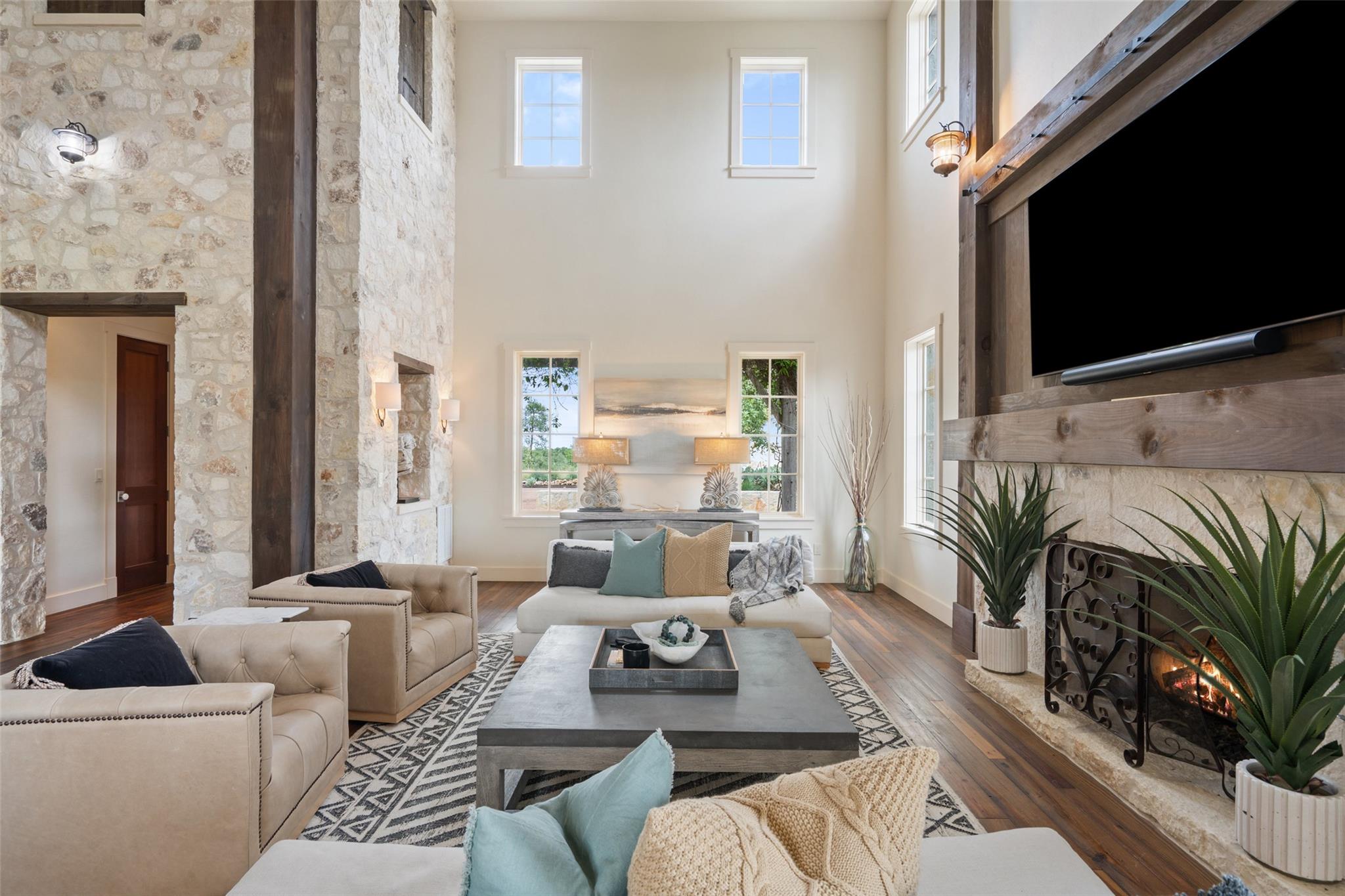 2194 Boot Ranch Cir, Fredericksburg, TX 78624