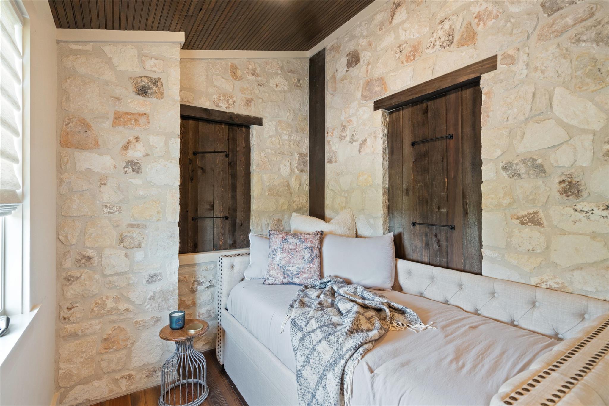 2194 Boot Ranch Cir, Fredericksburg, TX 78624