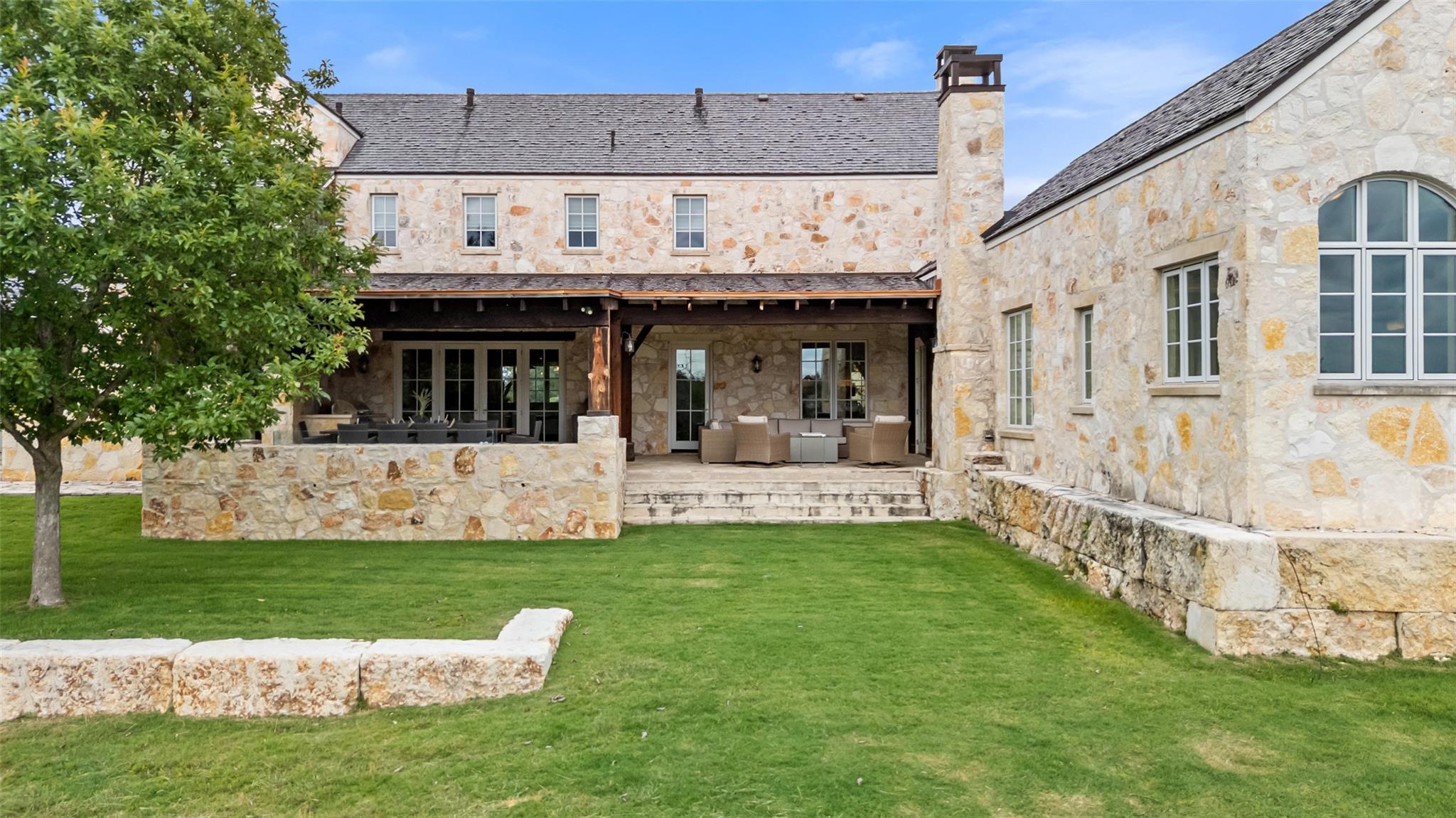 2194 Boot Ranch Cir, Fredericksburg, TX 78624