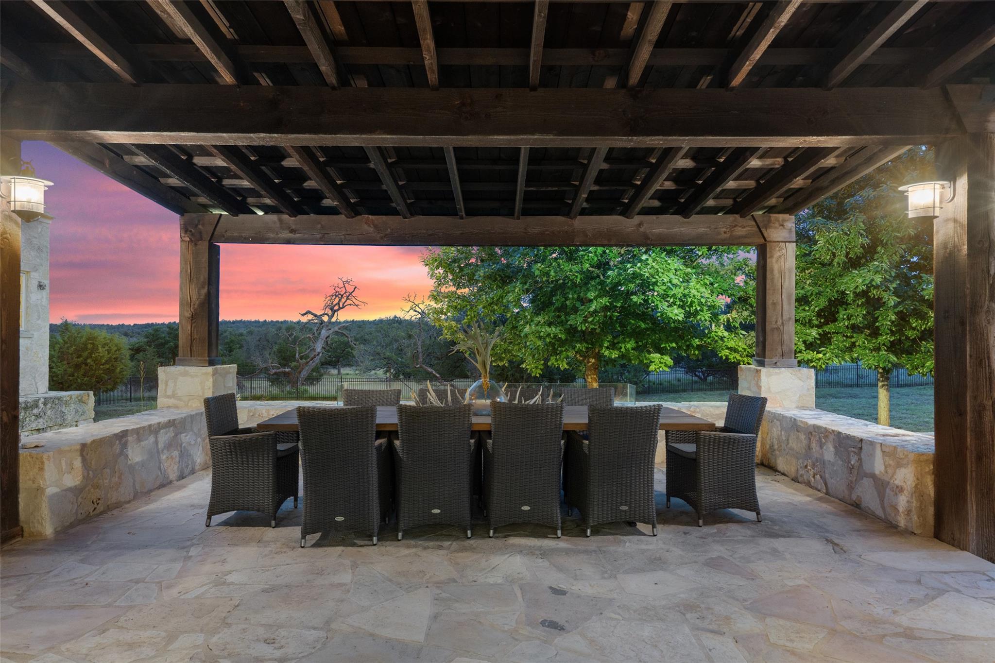 2194 Boot Ranch Cir, Fredericksburg, TX 78624