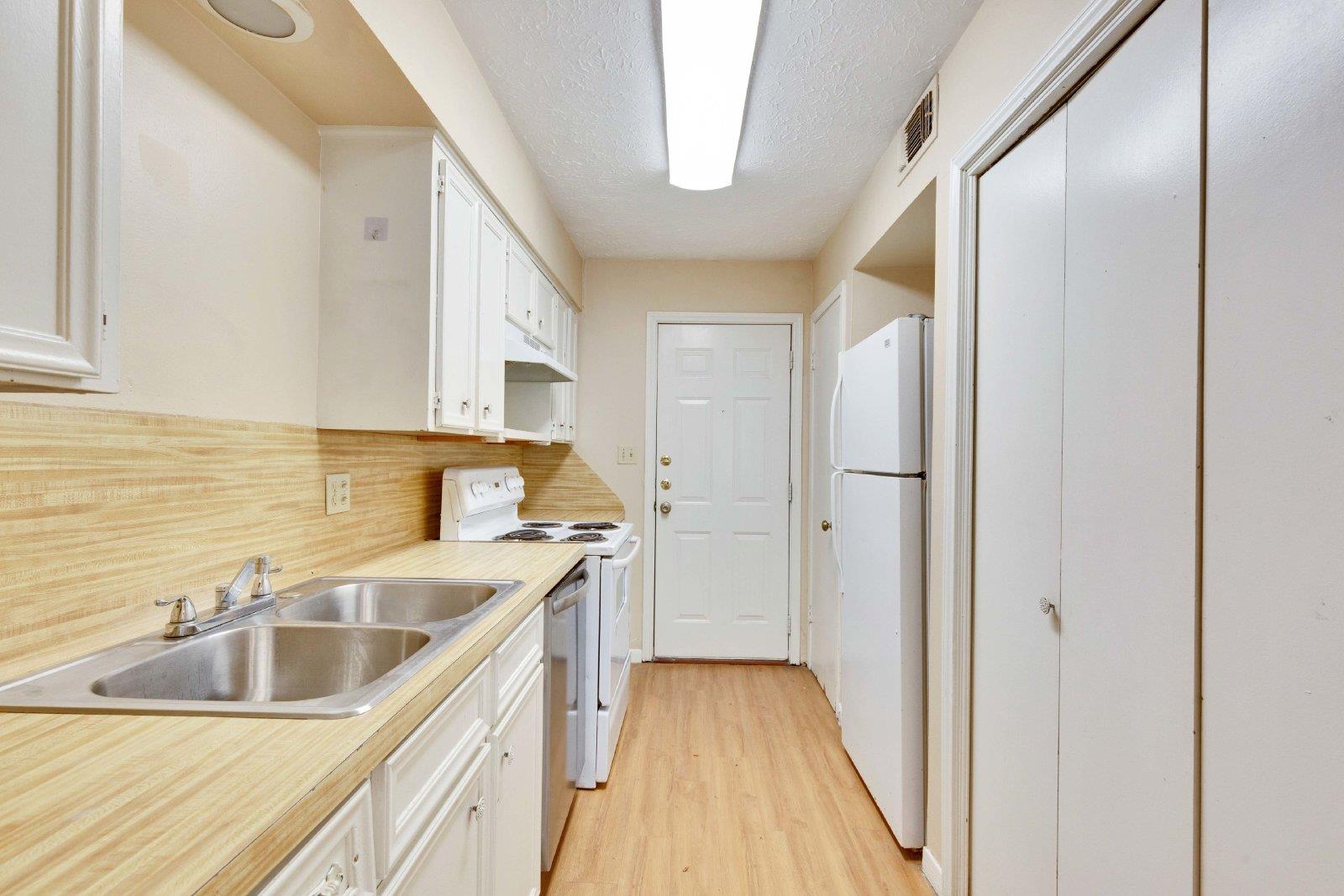 908 N Lbj Dr # 6, San Marcos, TX 78666