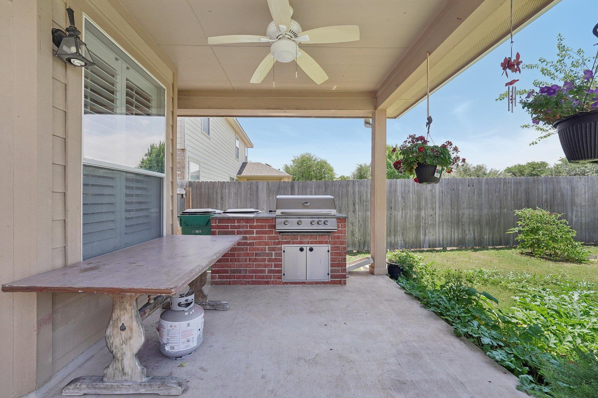 4013 Veiled Falls Dr, Pflugerville, TX 78660