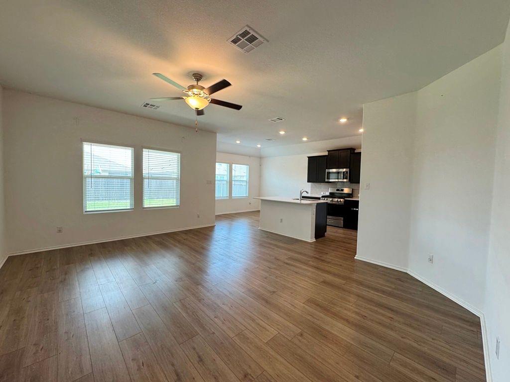 208 Magione St, Hutto, TX 78634