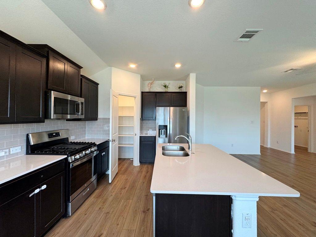 208 Magione St, Hutto, TX 78634