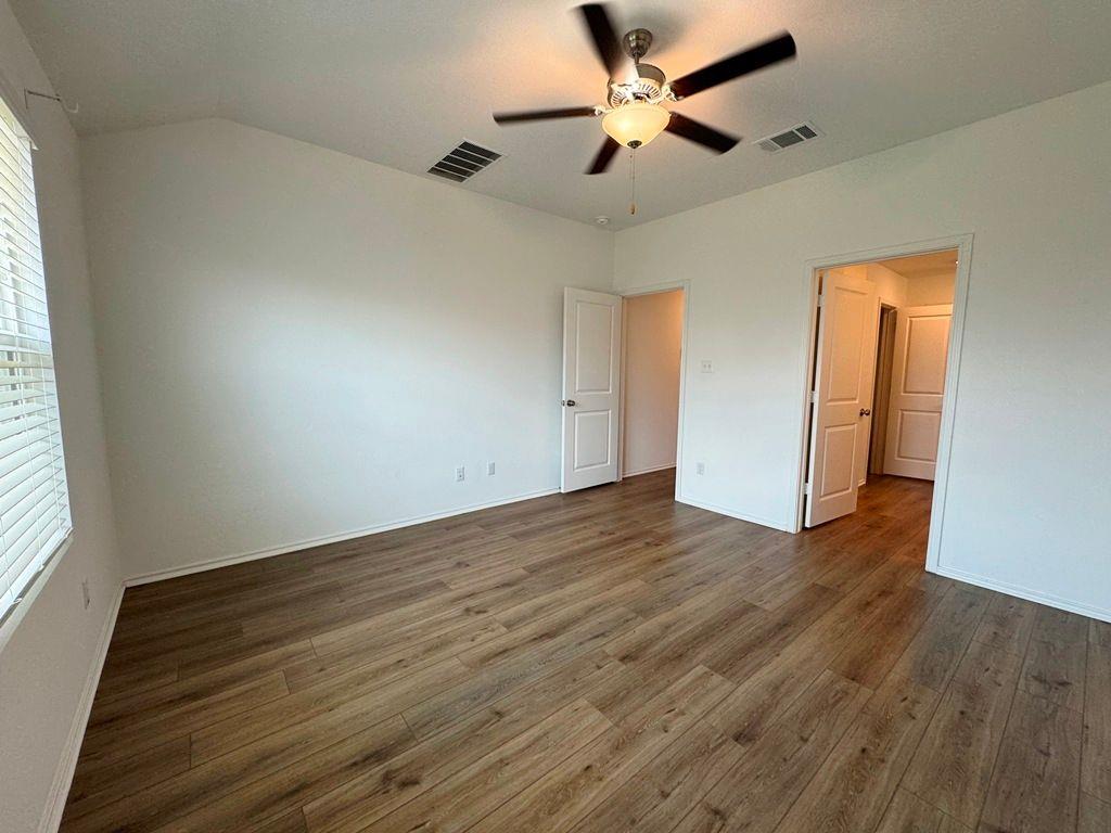 208 Magione St, Hutto, TX 78634