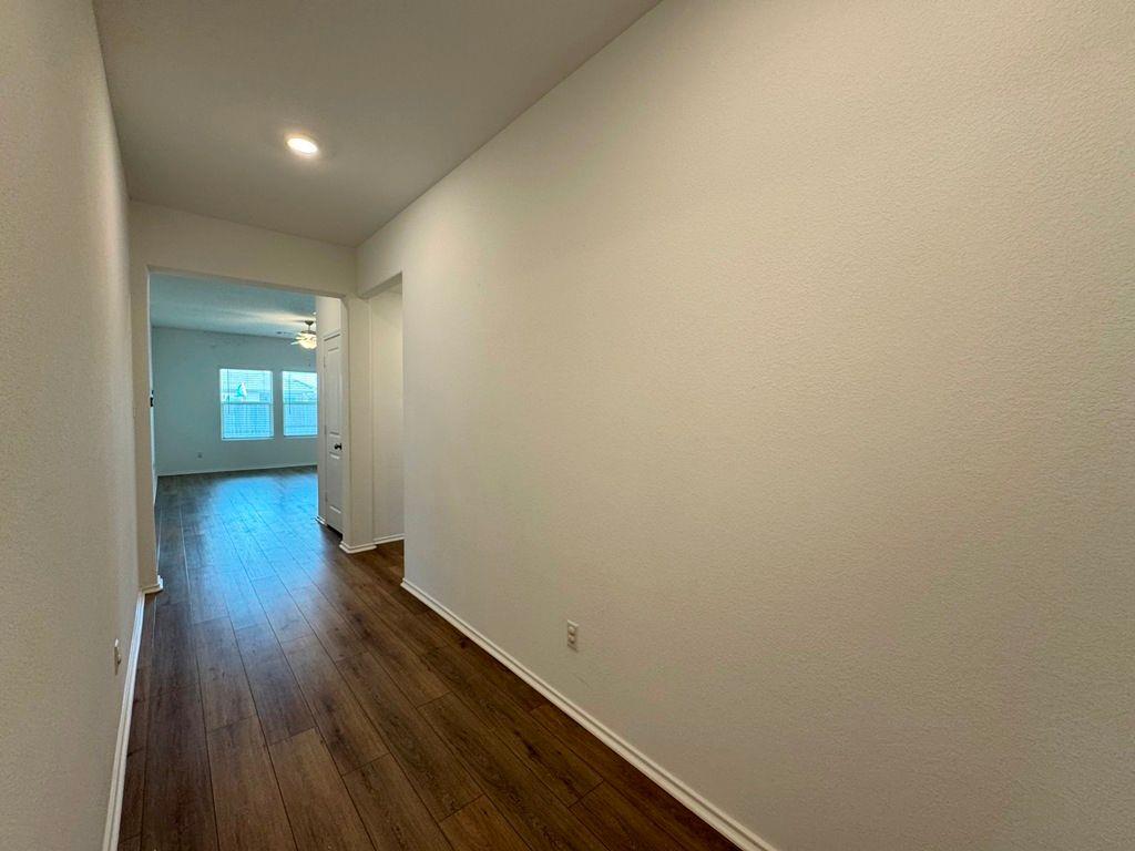 208 Magione St, Hutto, TX 78634