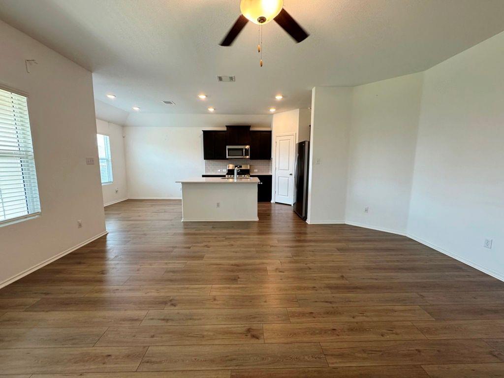 208 Magione St, Hutto, TX 78634