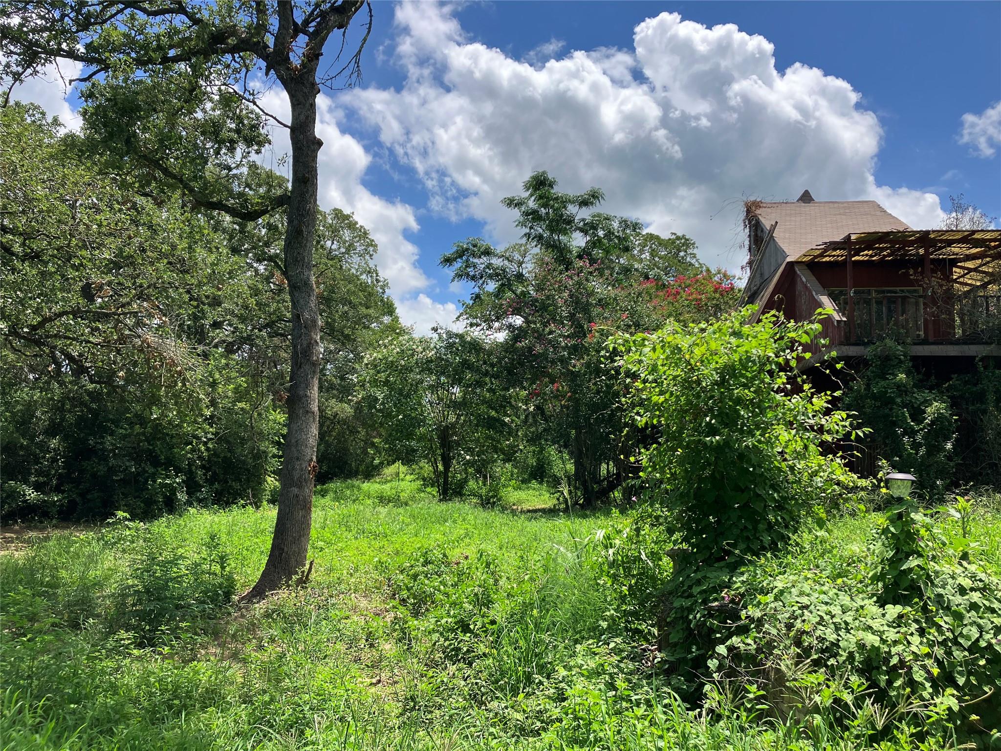 693 Saint Mary's Rd, Rosanky, TX 78953