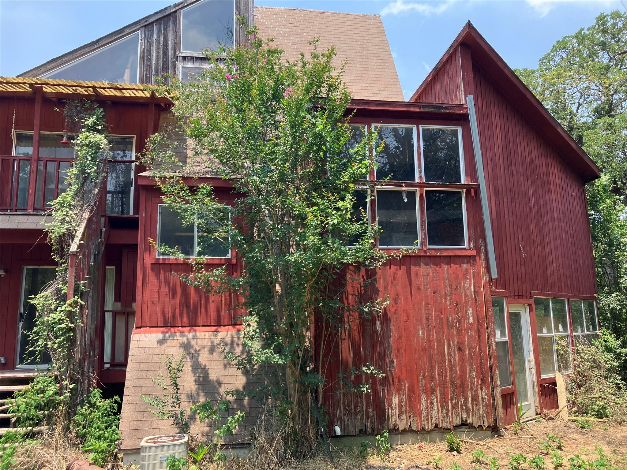 693 Saint Mary's Rd, Rosanky, TX 78953