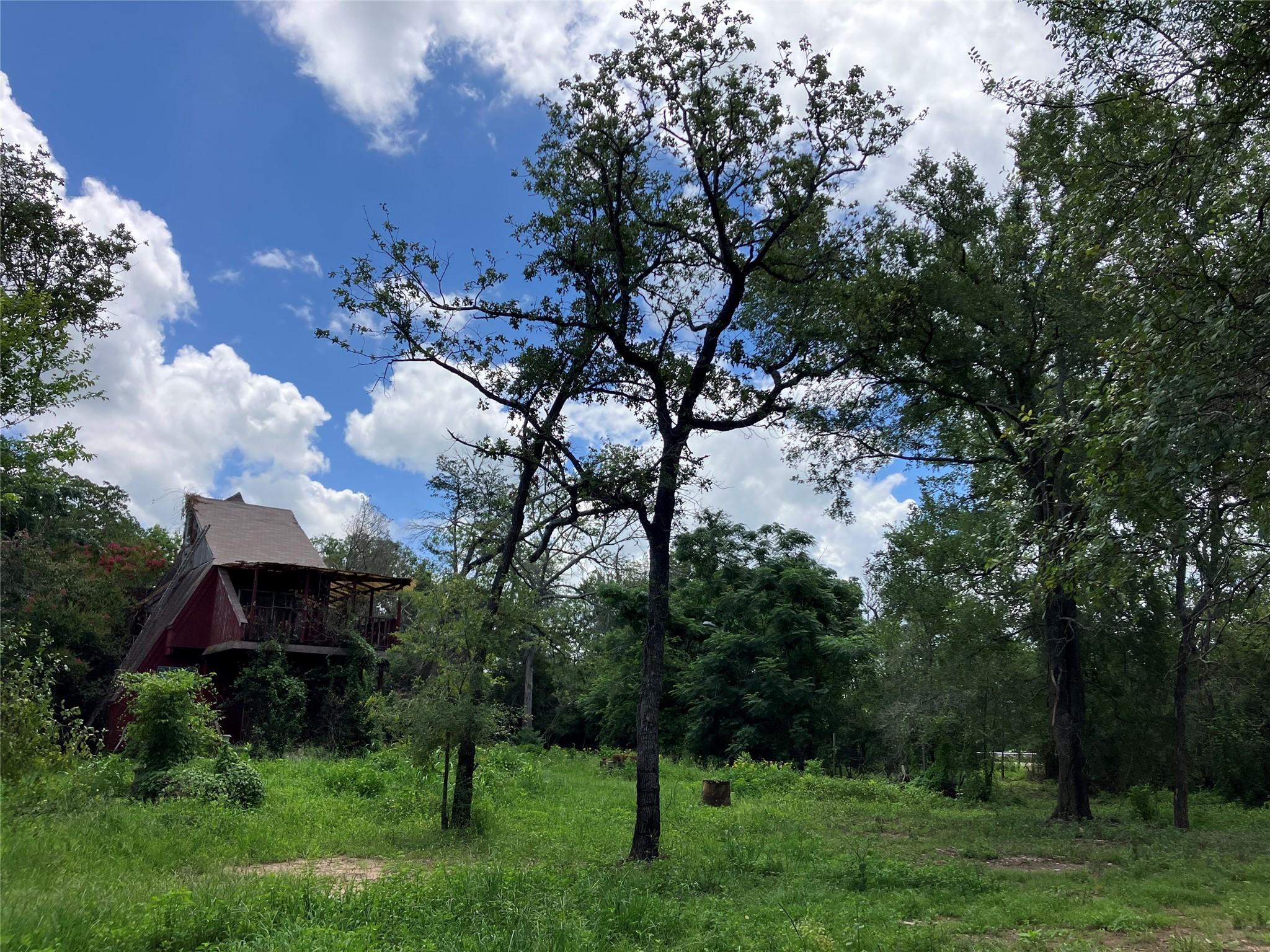 693 Saint Mary's Rd, Rosanky, TX 78953