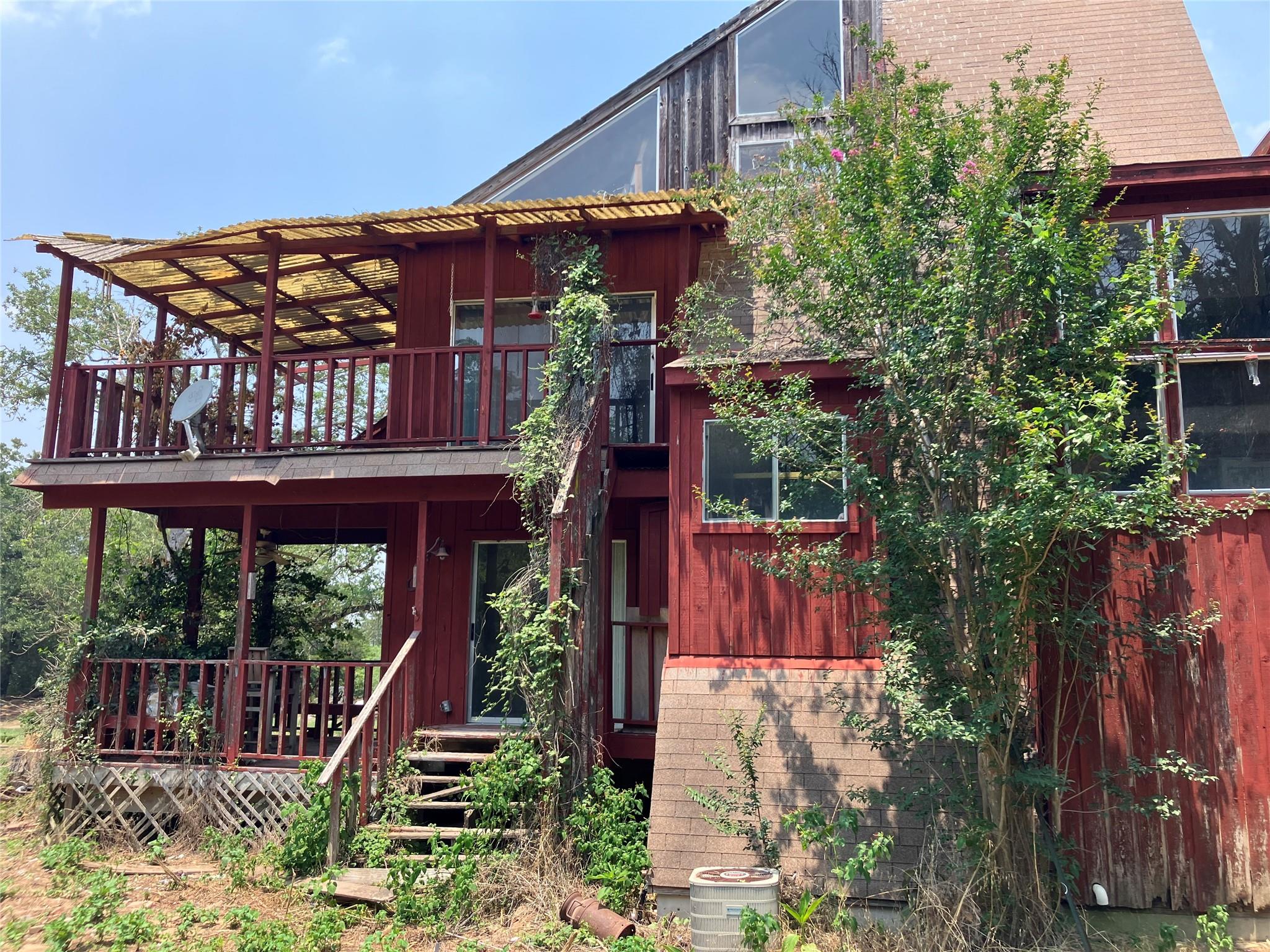 693 Saint Mary's Rd, Rosanky, TX 78953