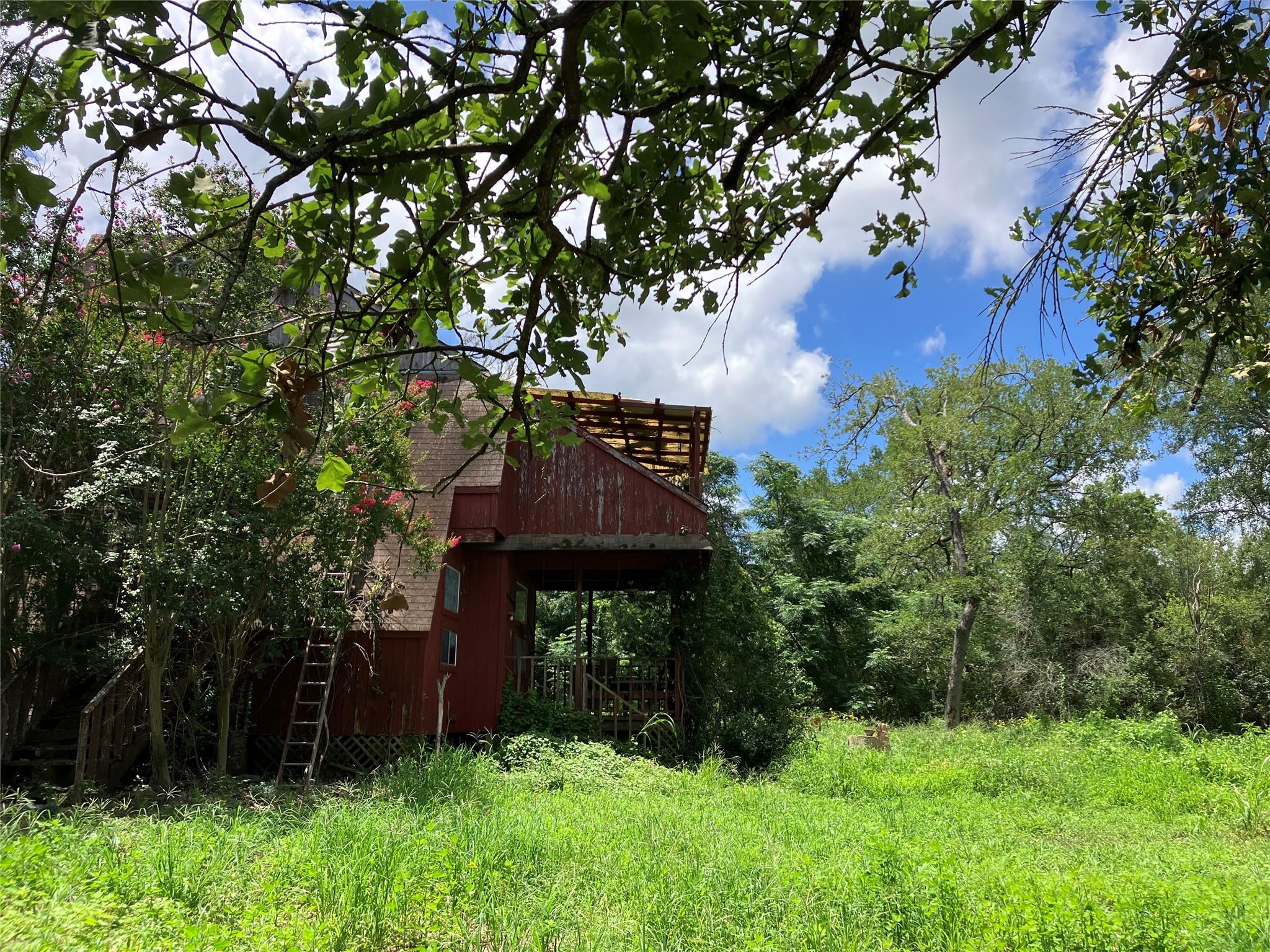 693 Saint Mary's Rd, Rosanky, TX 78953