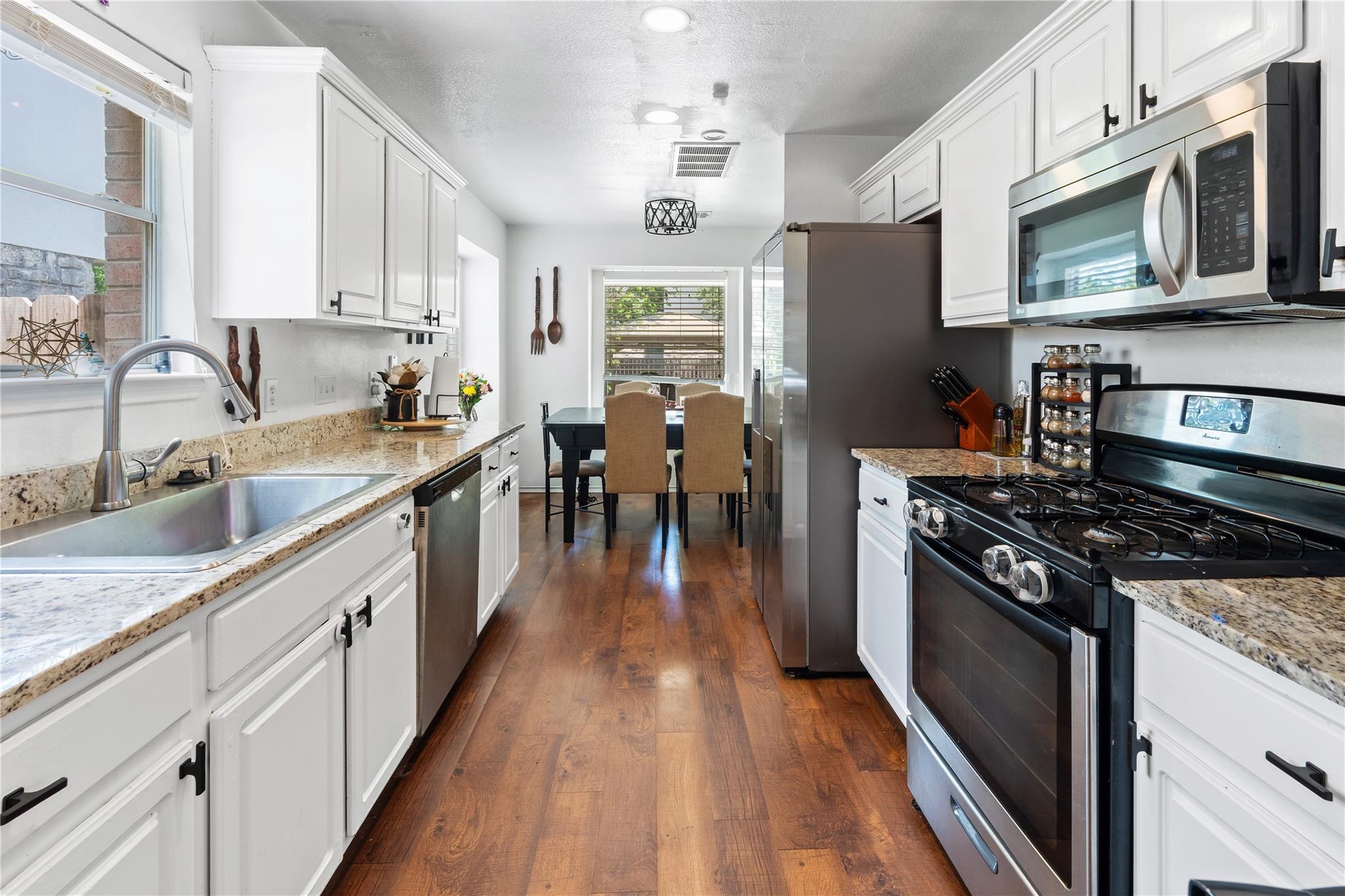 1424 Roxannes Run, Pflugerville, TX 78660