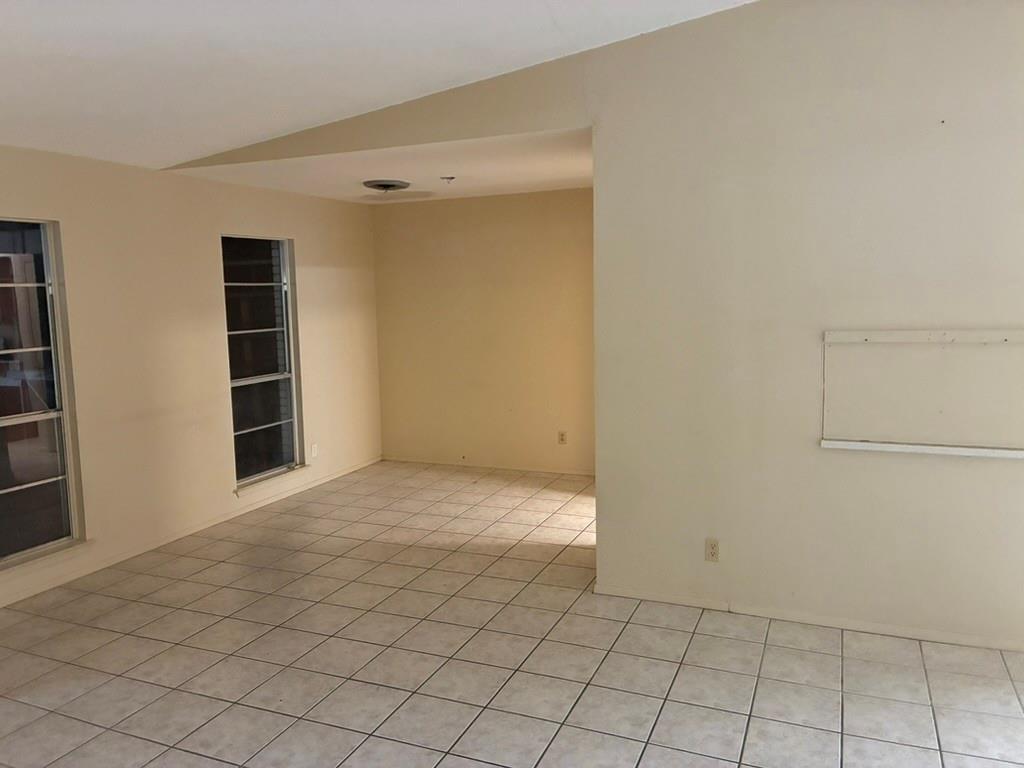 620 Amesbury Ln, Austin, TX 78752