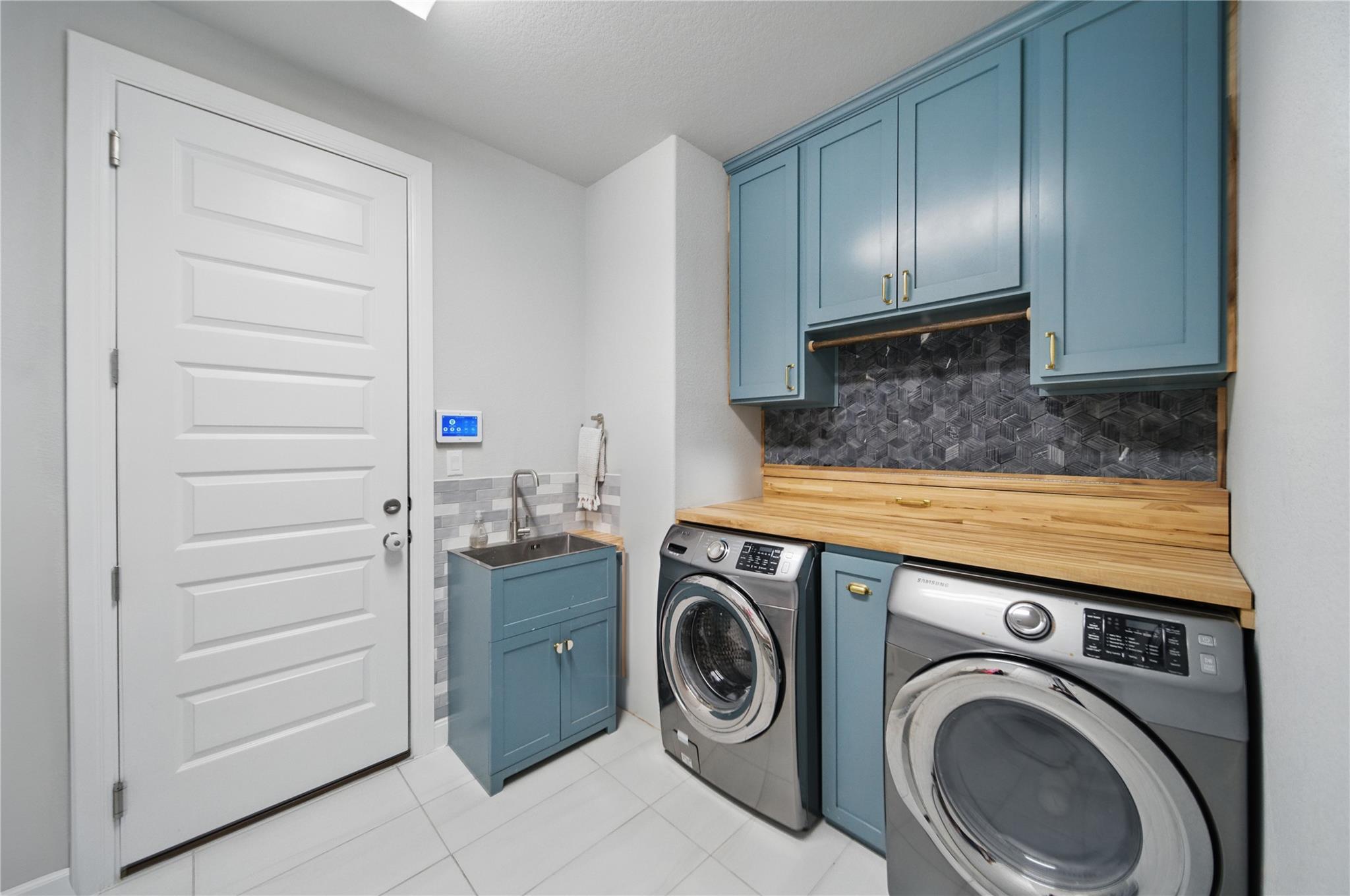 941 Linden Loop, Driftwood, TX 78619