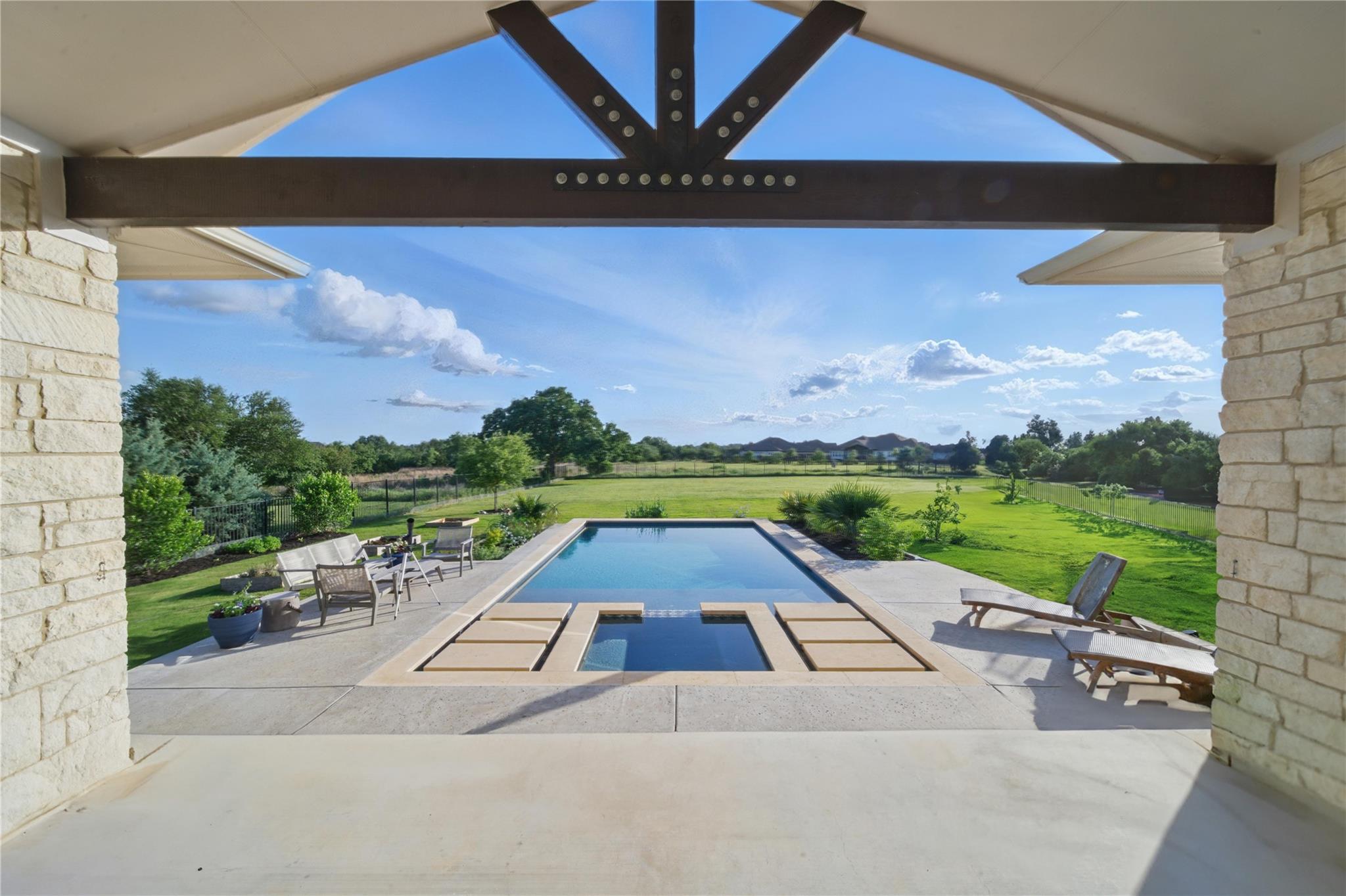 941 Linden Loop, Driftwood, TX 78619