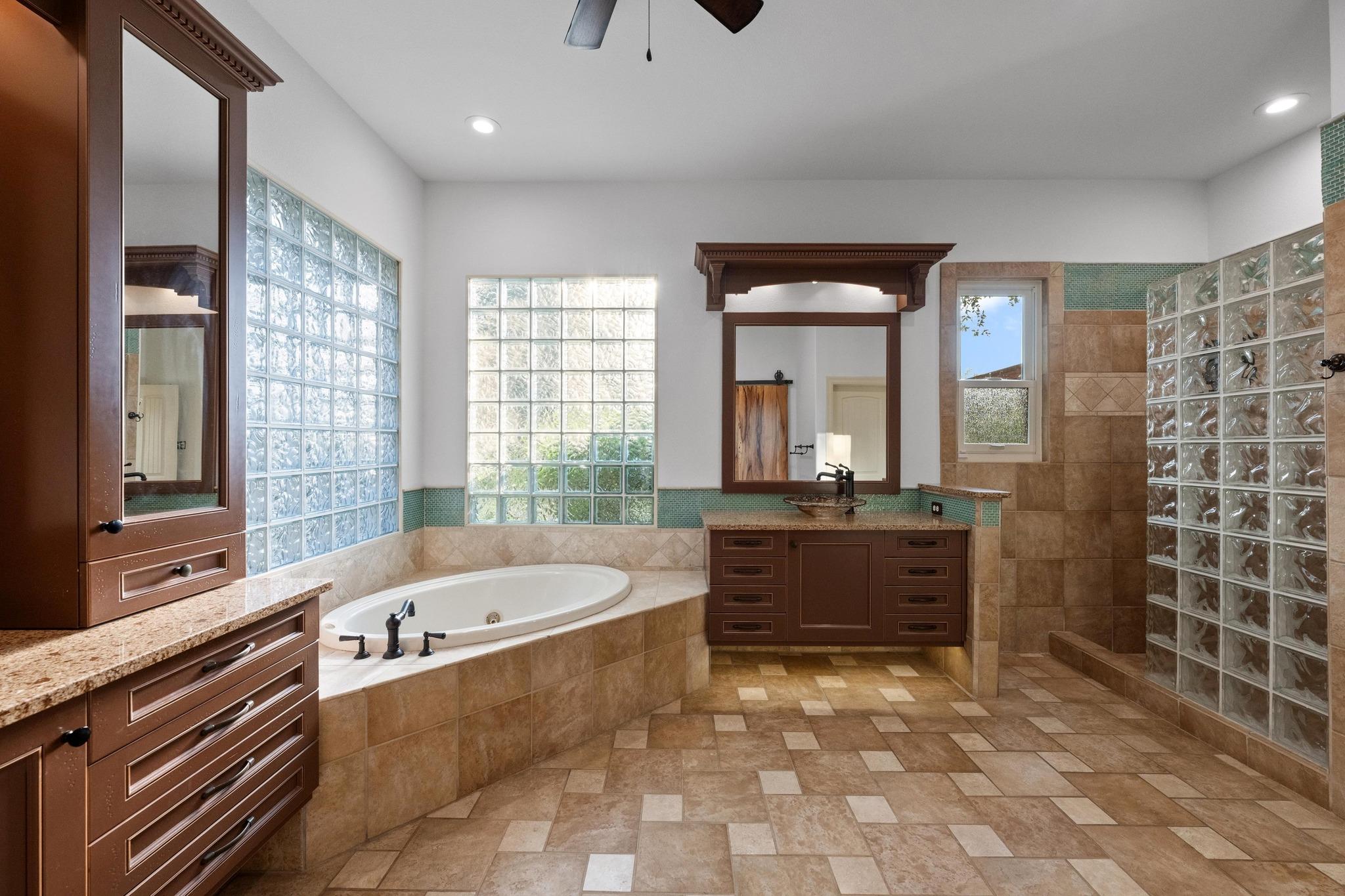116 Horseshoe Dr, Dripping Springs, TX 78620