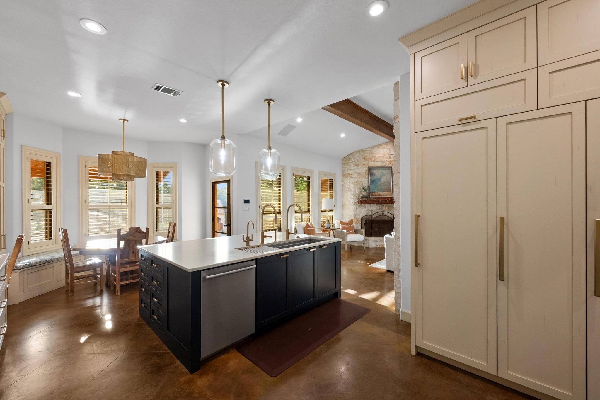 116 Horseshoe Dr, Dripping Springs, TX 78620