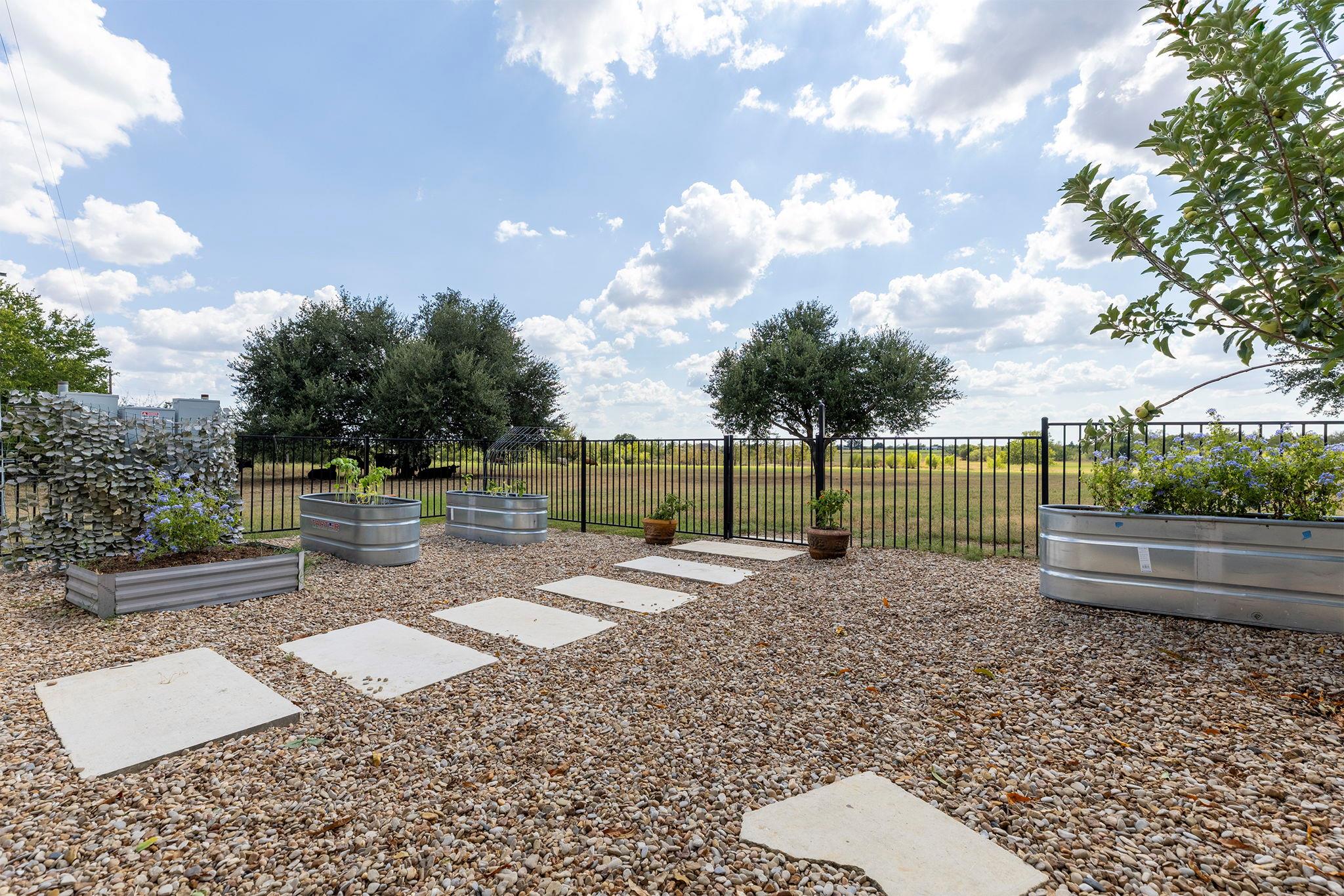 1124 County Road 301, Elgin, TX 78621