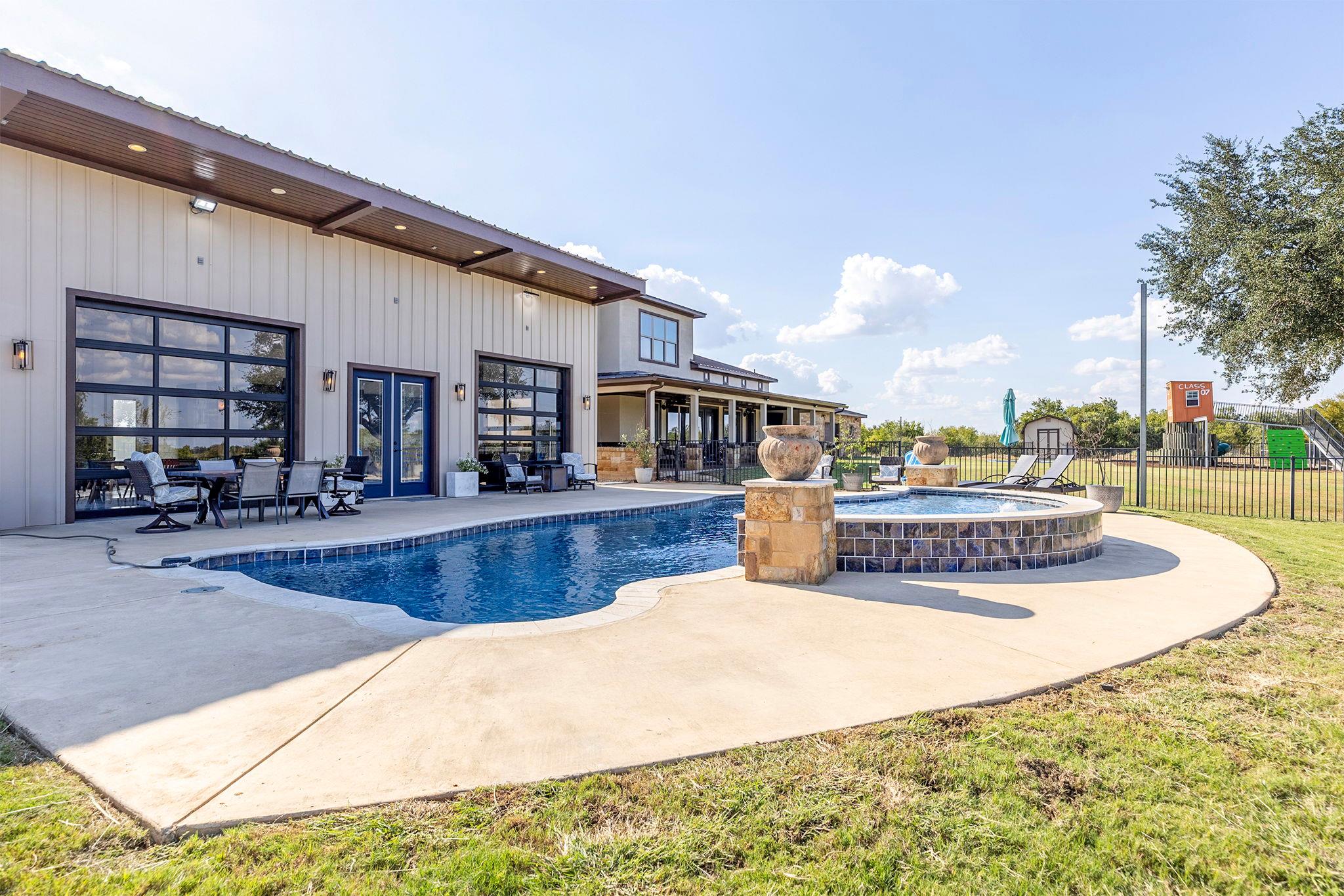 1124 County Road 301, Elgin, TX 78621