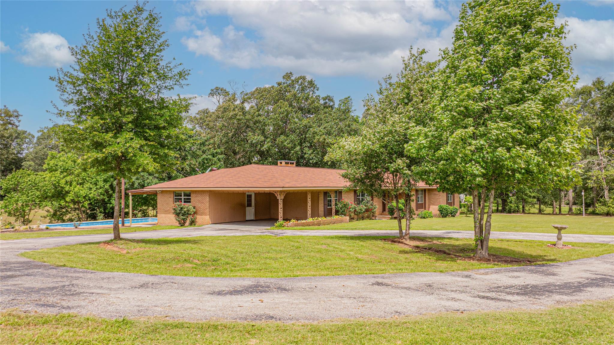 2208 US Highway 96 S, Center, TX 75935