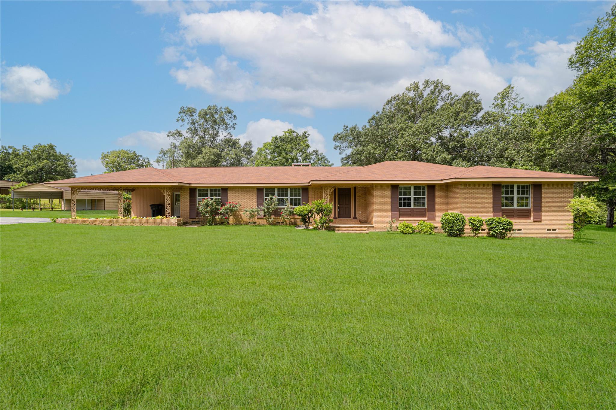 2208 US Highway 96 S, Center, TX 75935