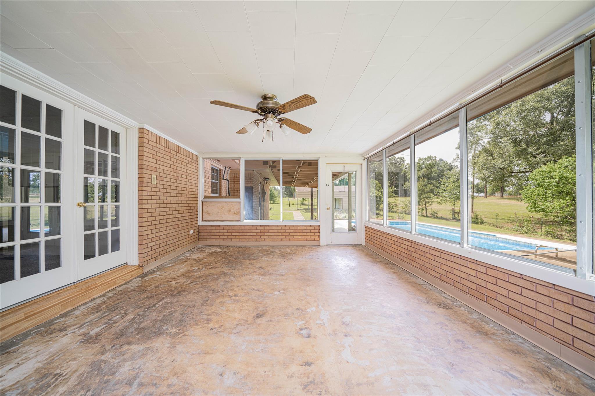 2208 US Highway 96 S, Center, TX 75935