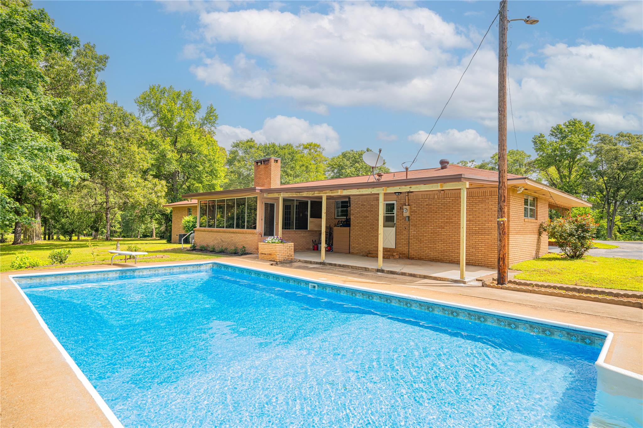 2208 US Highway 96 S, Center, TX 75935
