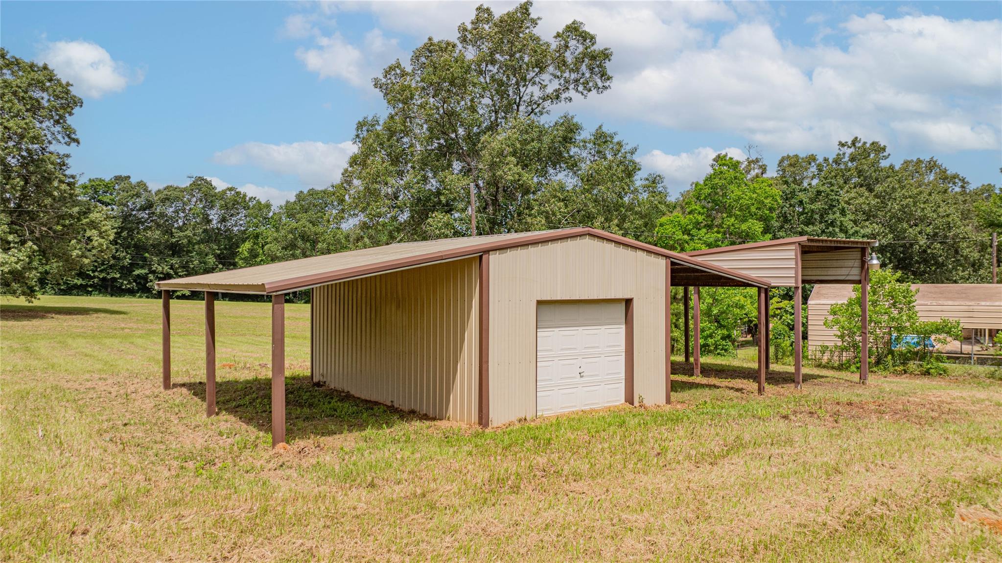 2208 US Highway 96 S, Center, TX 75935