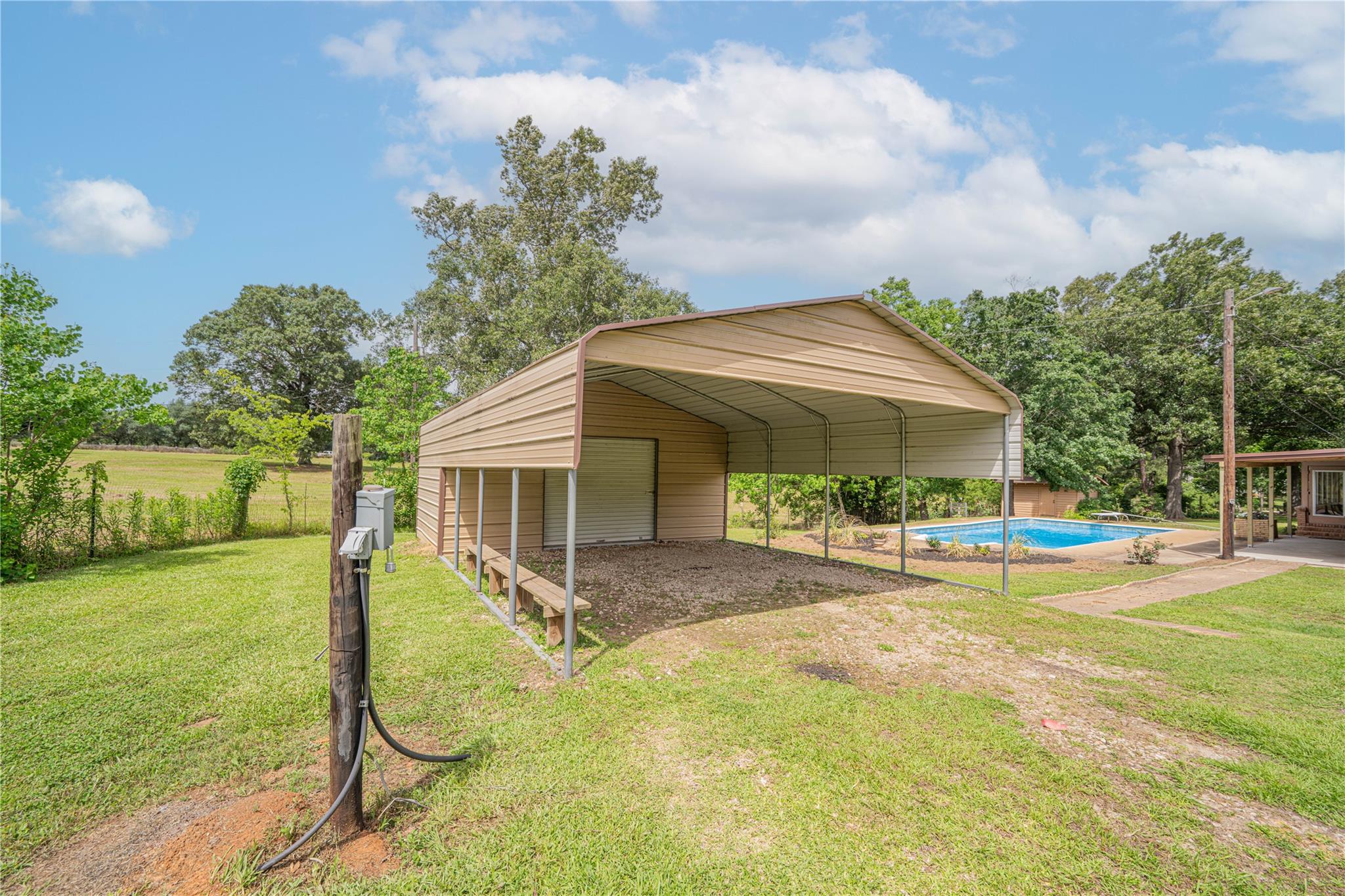 2208 US Highway 96 S, Center, TX 75935