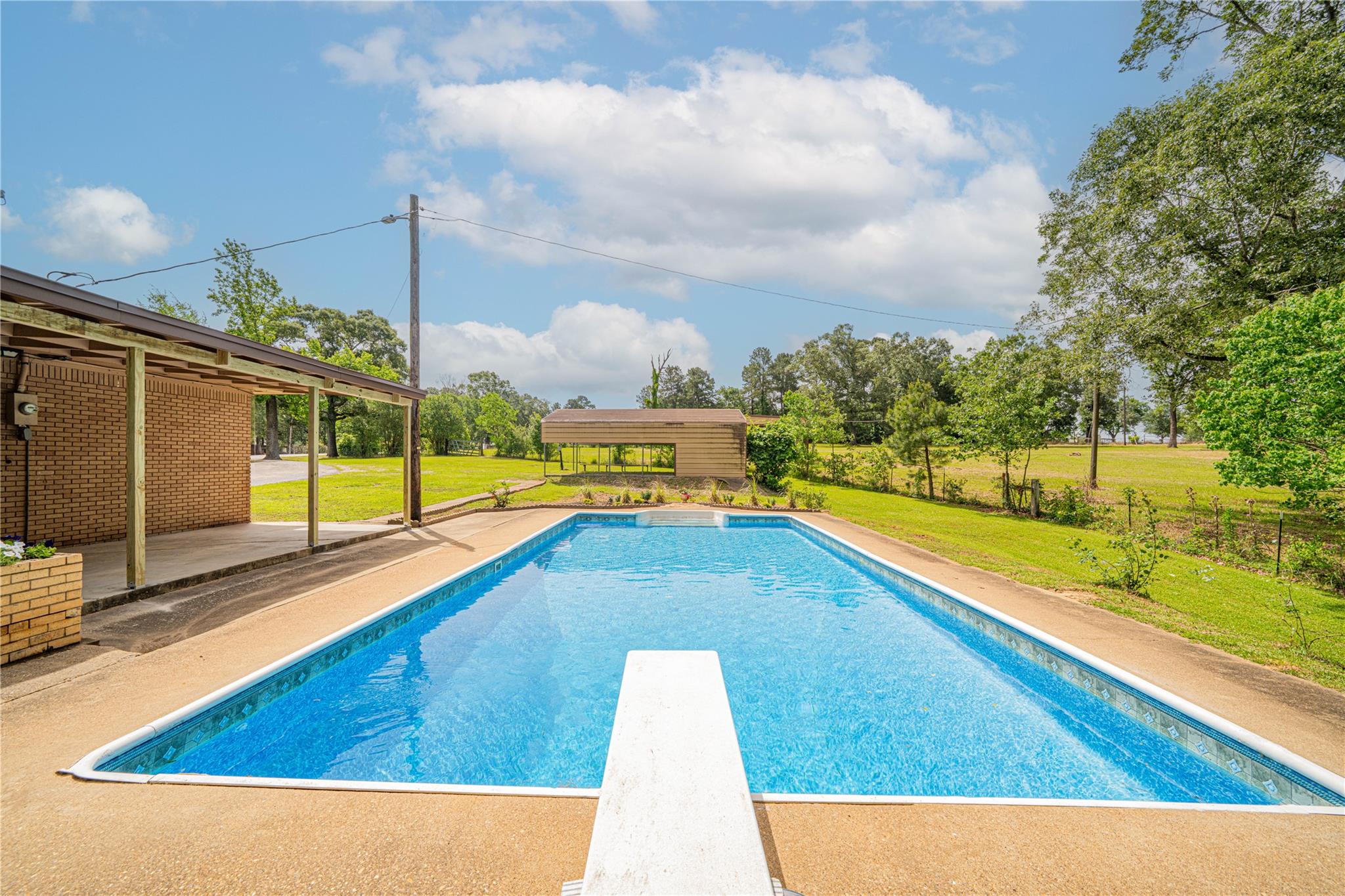 2208 US Highway 96 S, Center, TX 75935