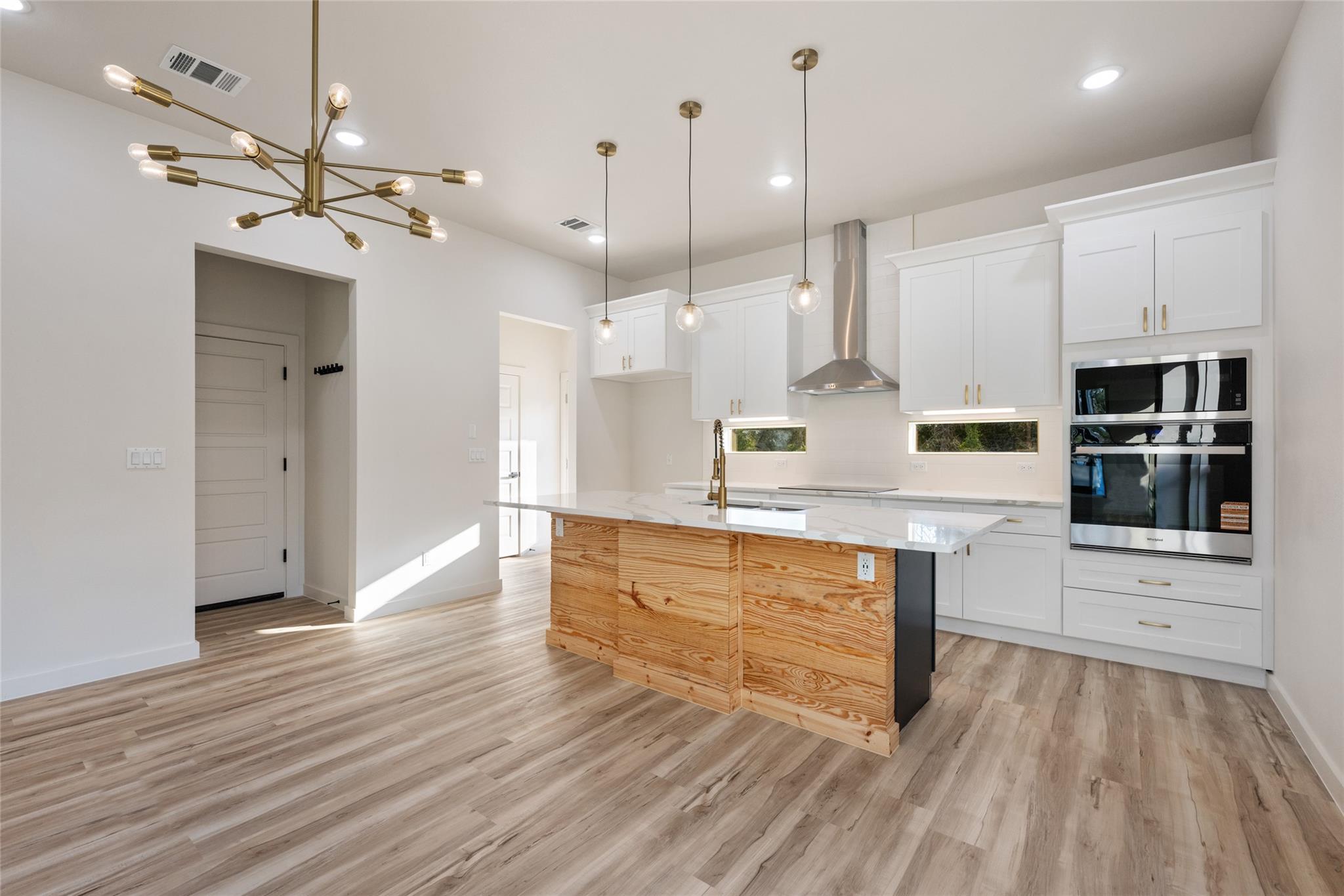 121 Mokolii Ct, Bastrop, TX 78602
