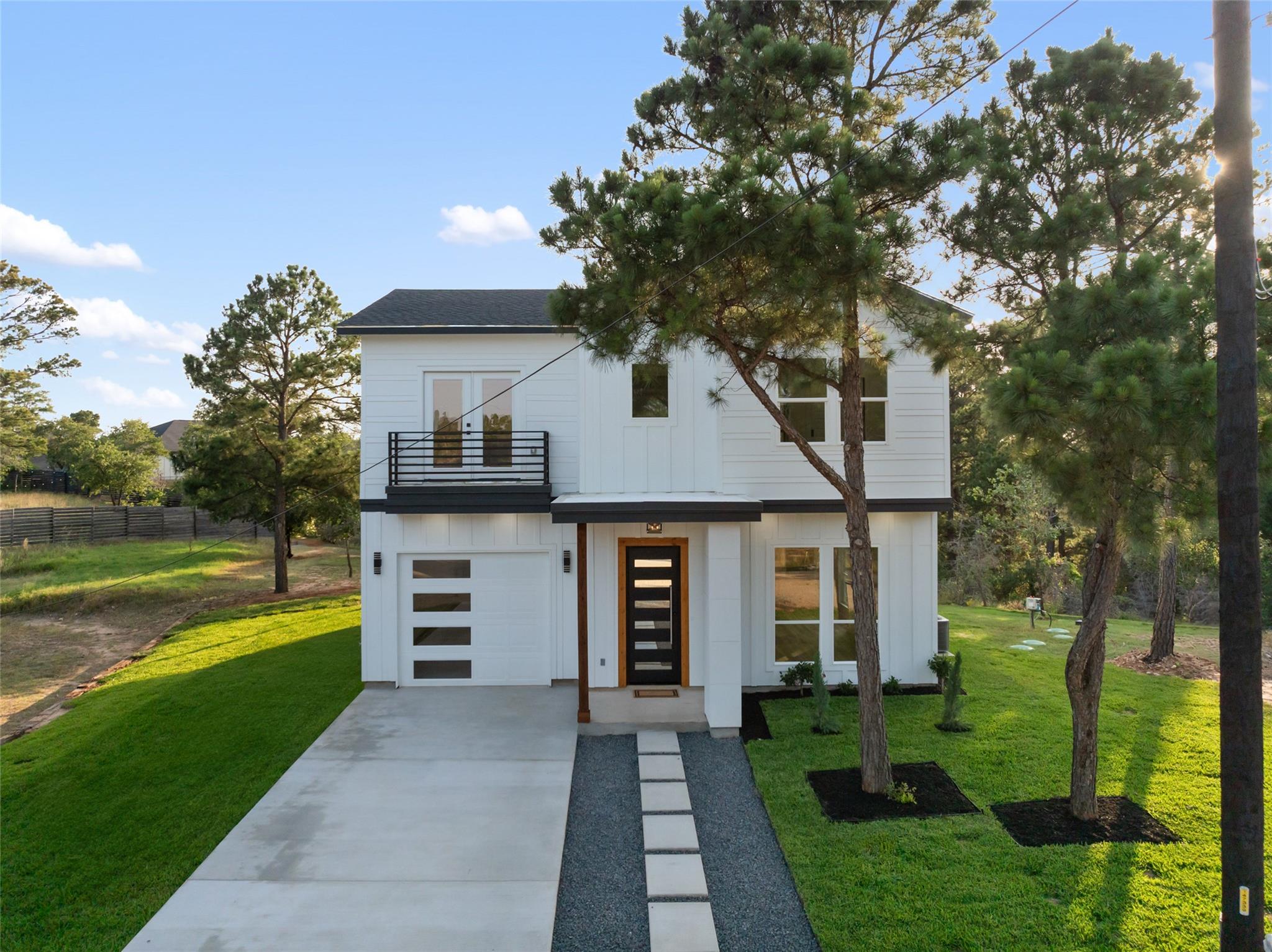 121 Mokolii Ct, Bastrop, TX 78602