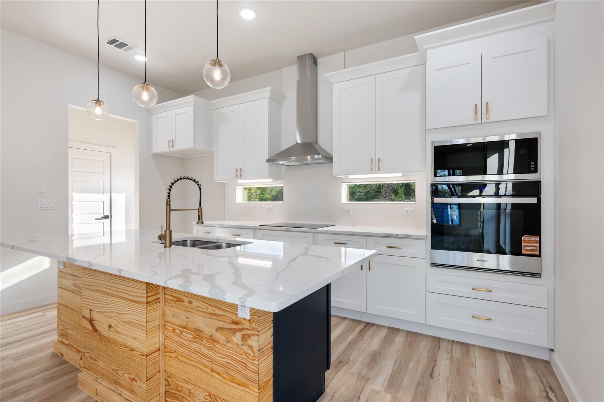 121 Mokolii Ct, Bastrop, TX 78602