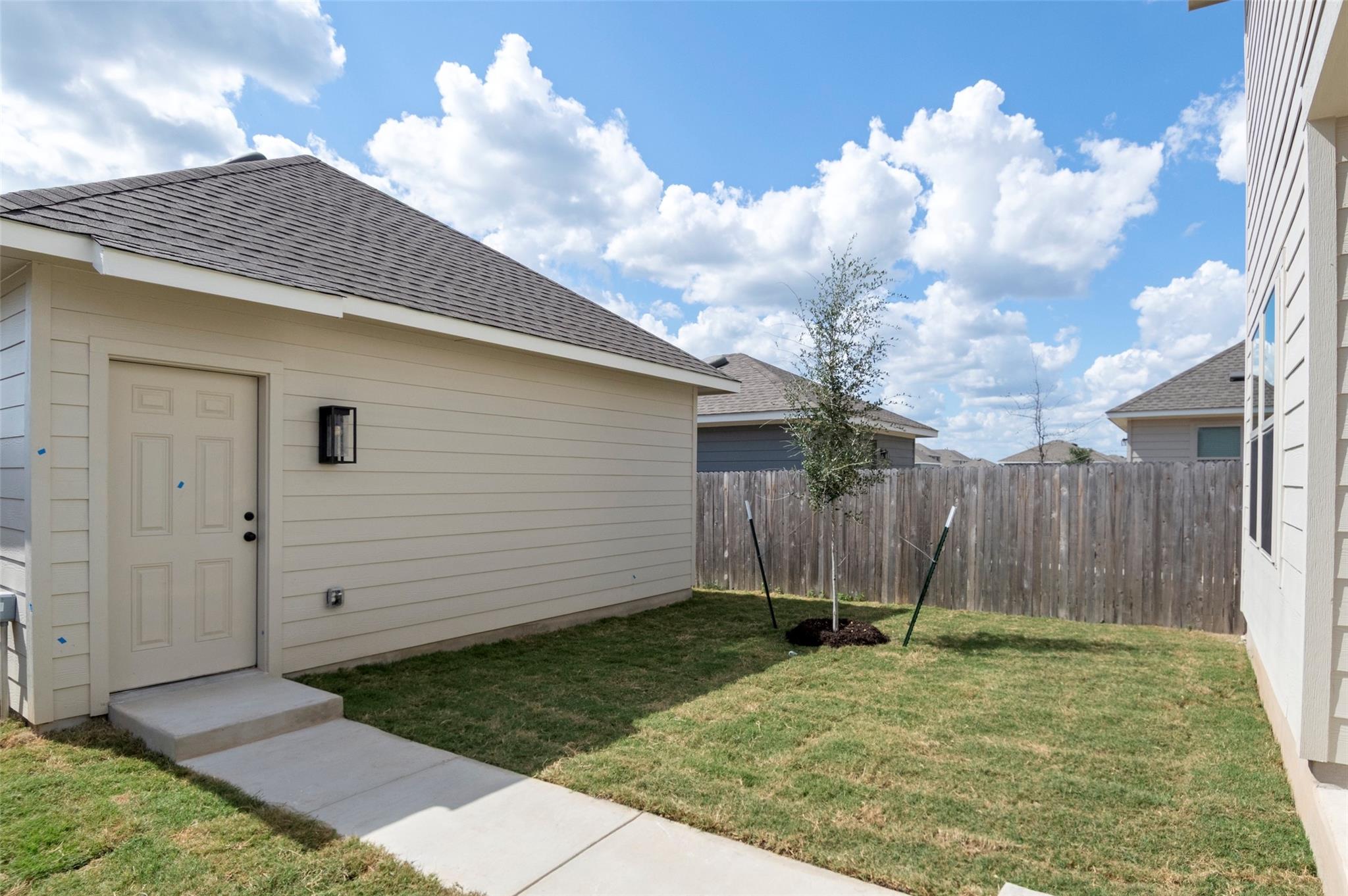 2776 Brand Iron Dr, San Marcos, TX 78666