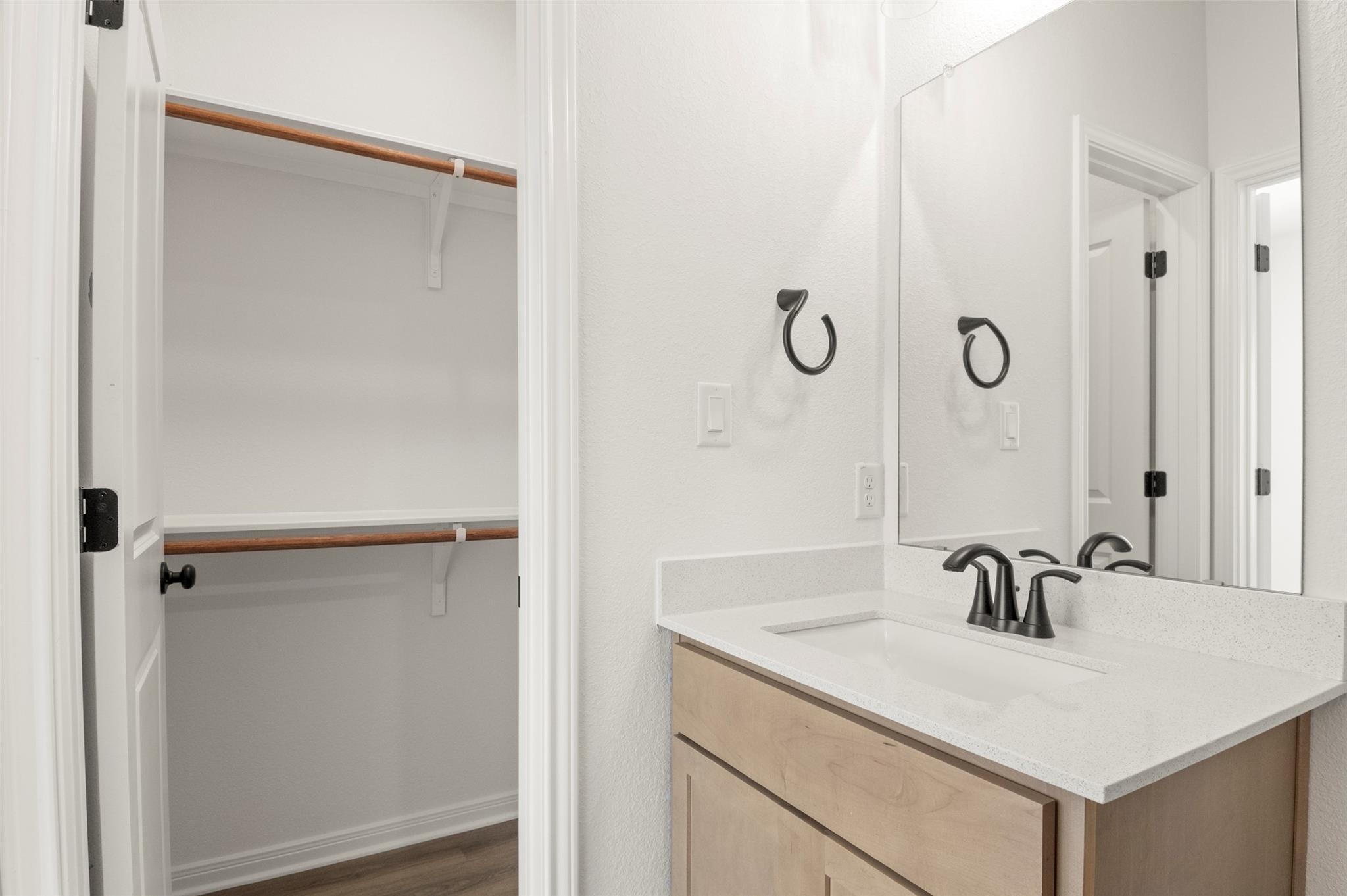 2776 Brand Iron Dr, San Marcos, TX 78666