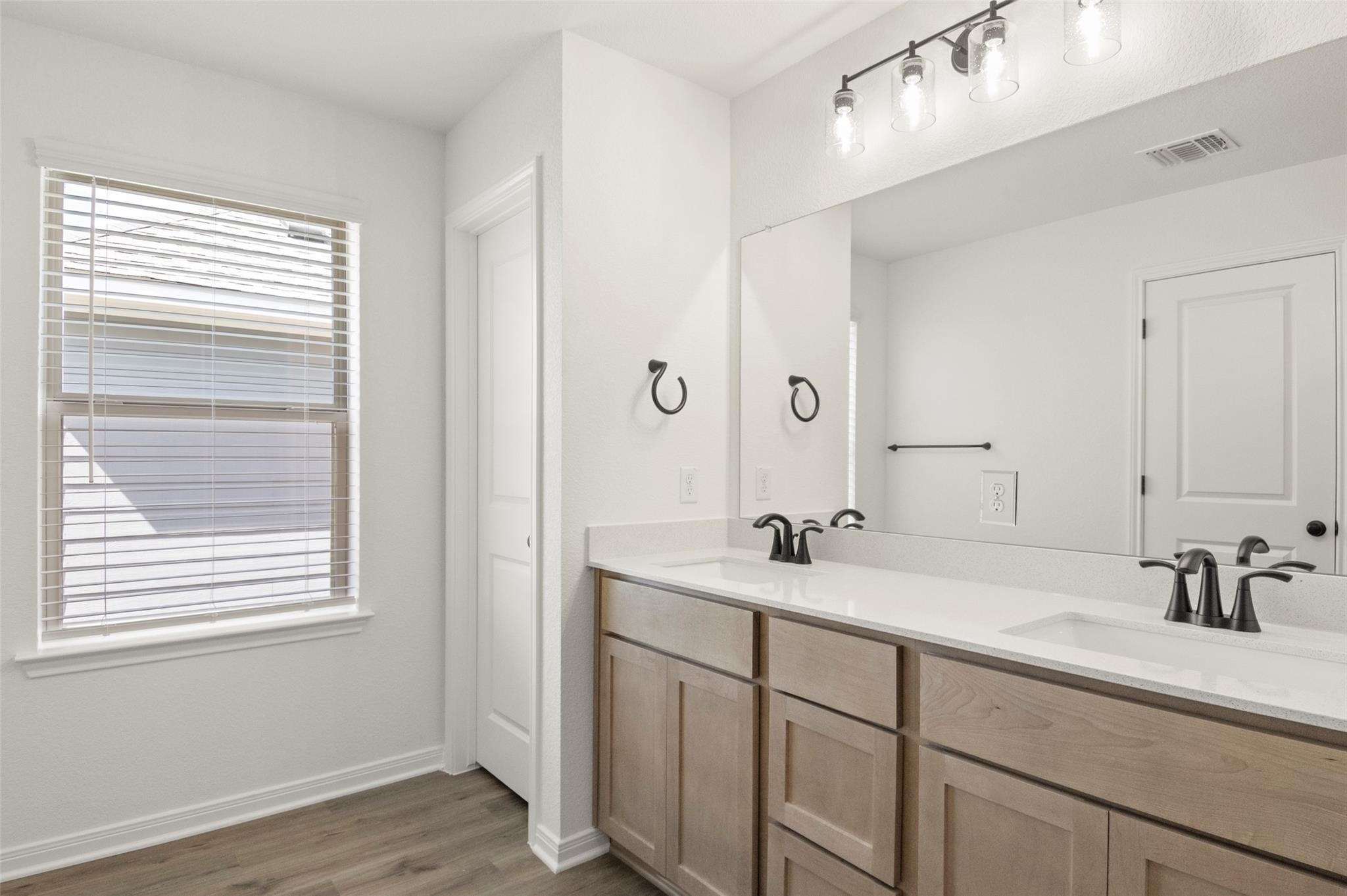 2776 Brand Iron Dr, San Marcos, TX 78666